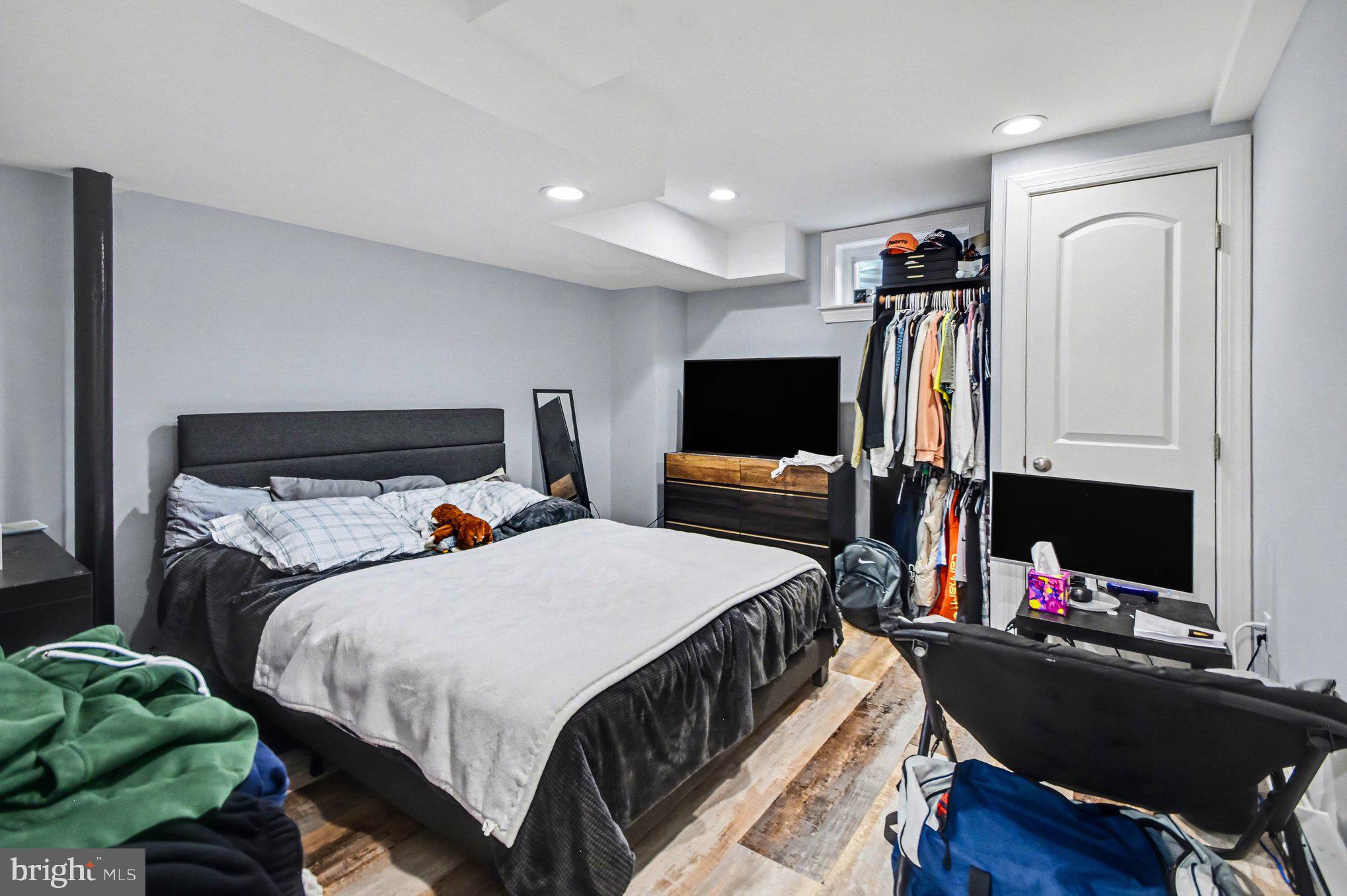 CRESTWYCK - Residential