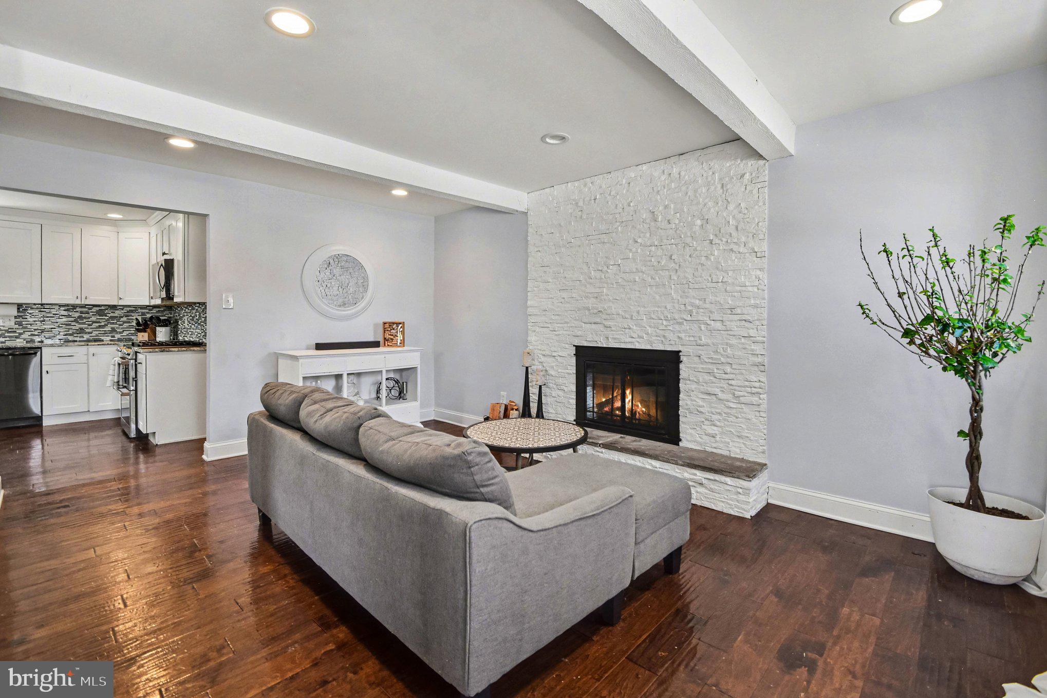 CRESTWYCK - Residential