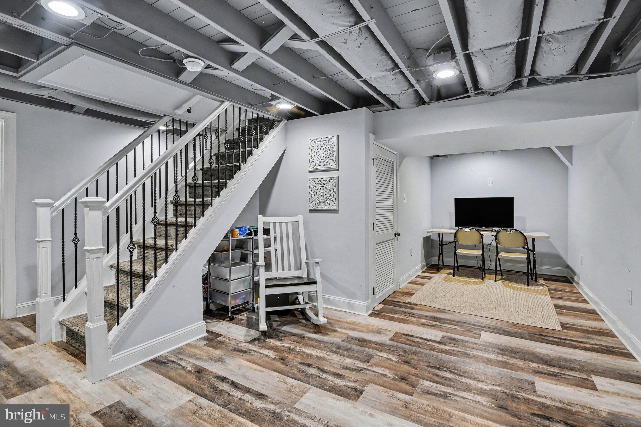 CRESTWYCK - Residential