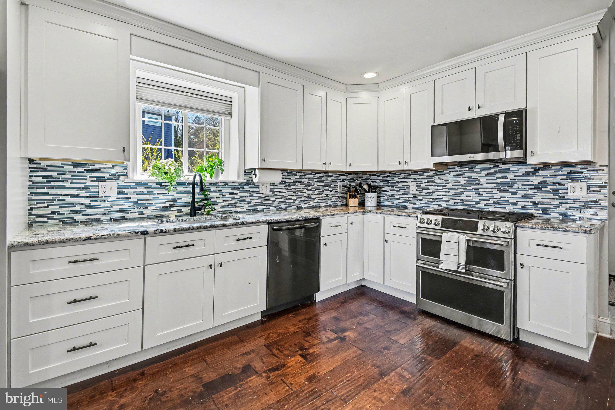 CRESTWYCK - Residential