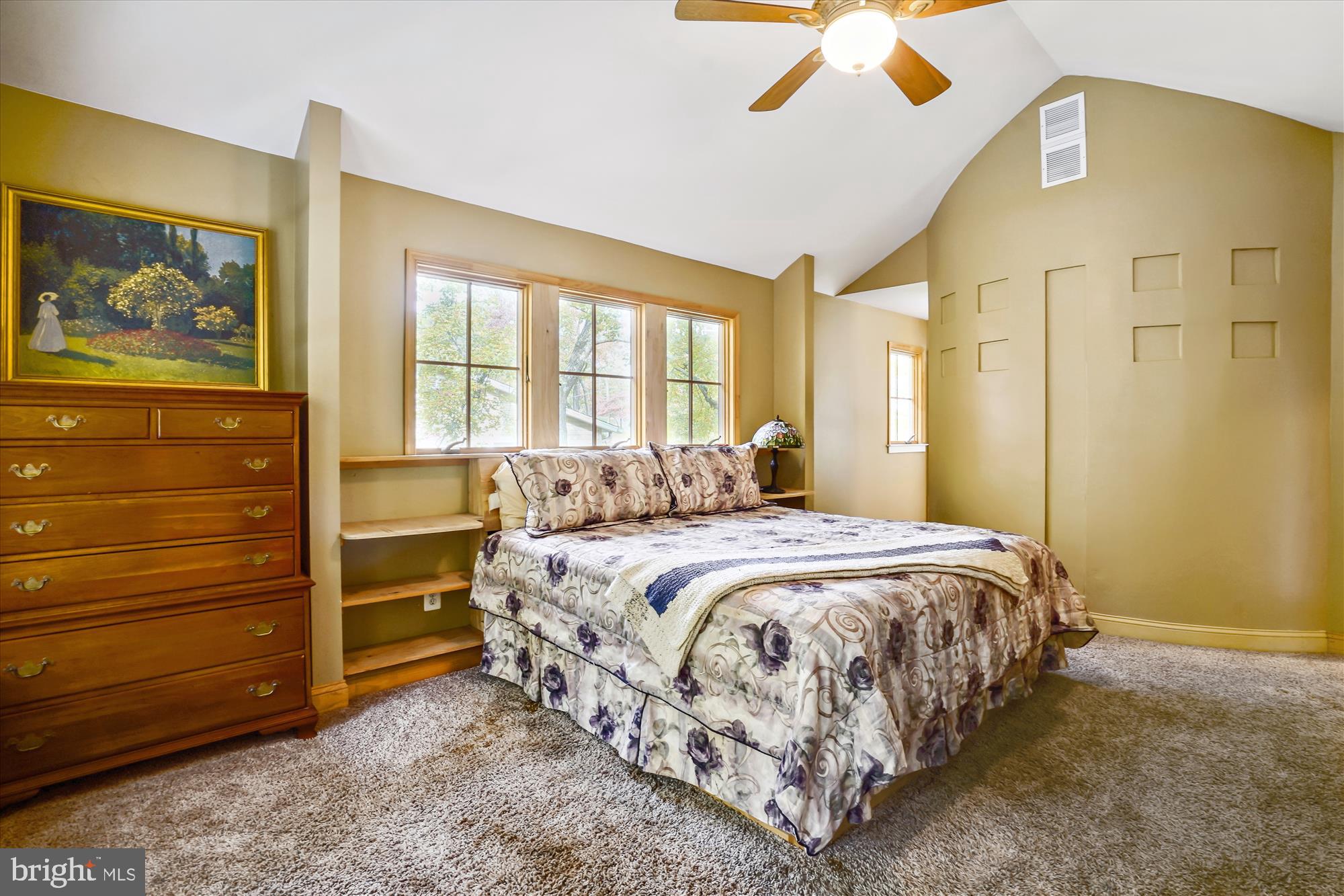 OLD LEE HILLS - Residential