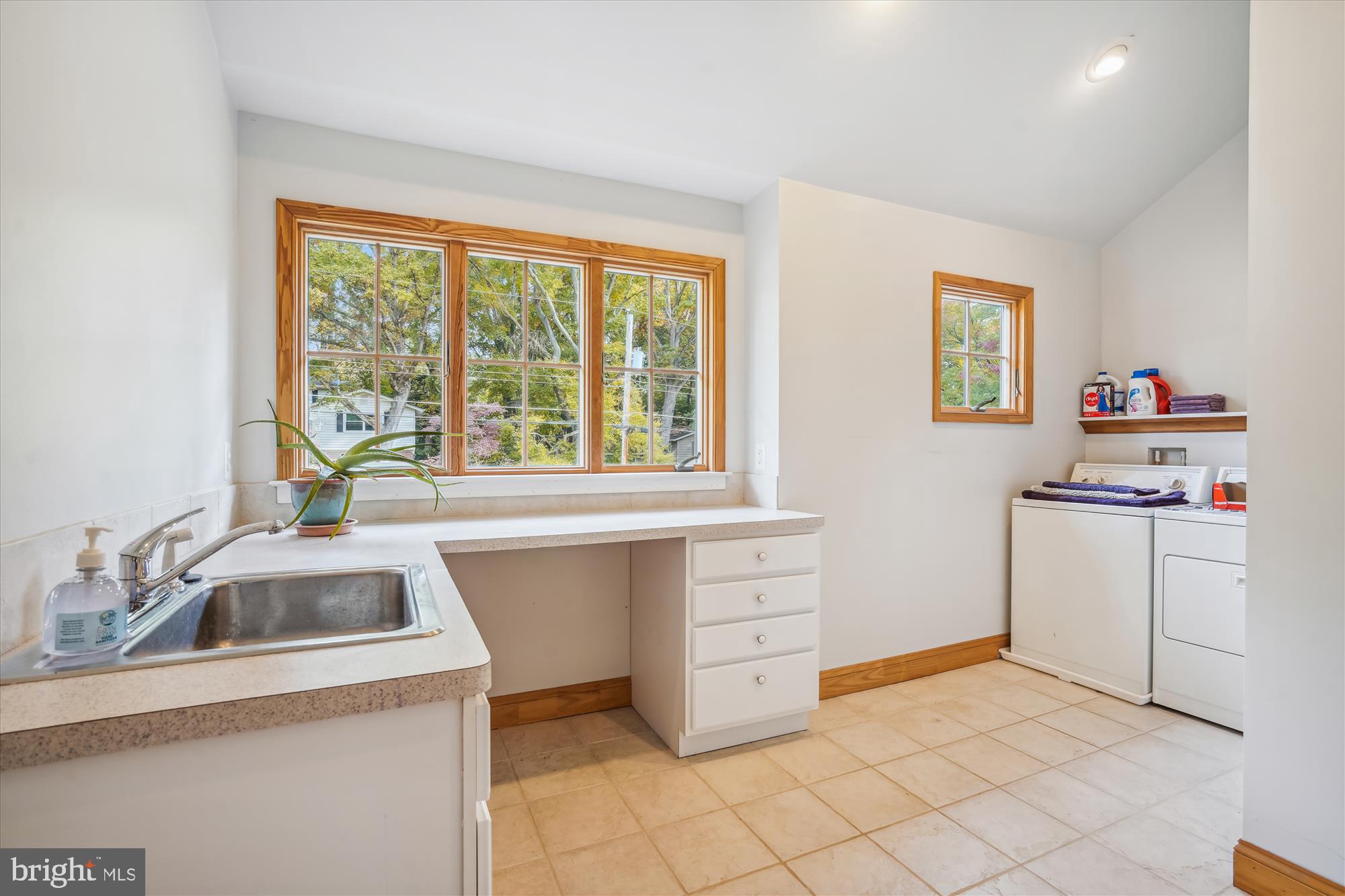 OLD LEE HILLS - Residential