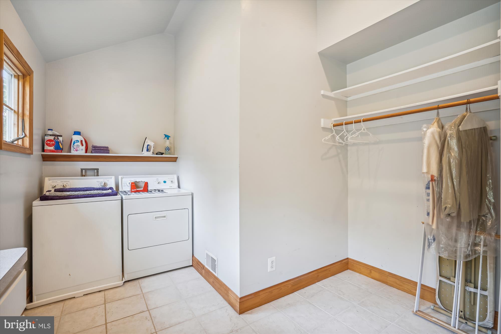 OLD LEE HILLS - Residential