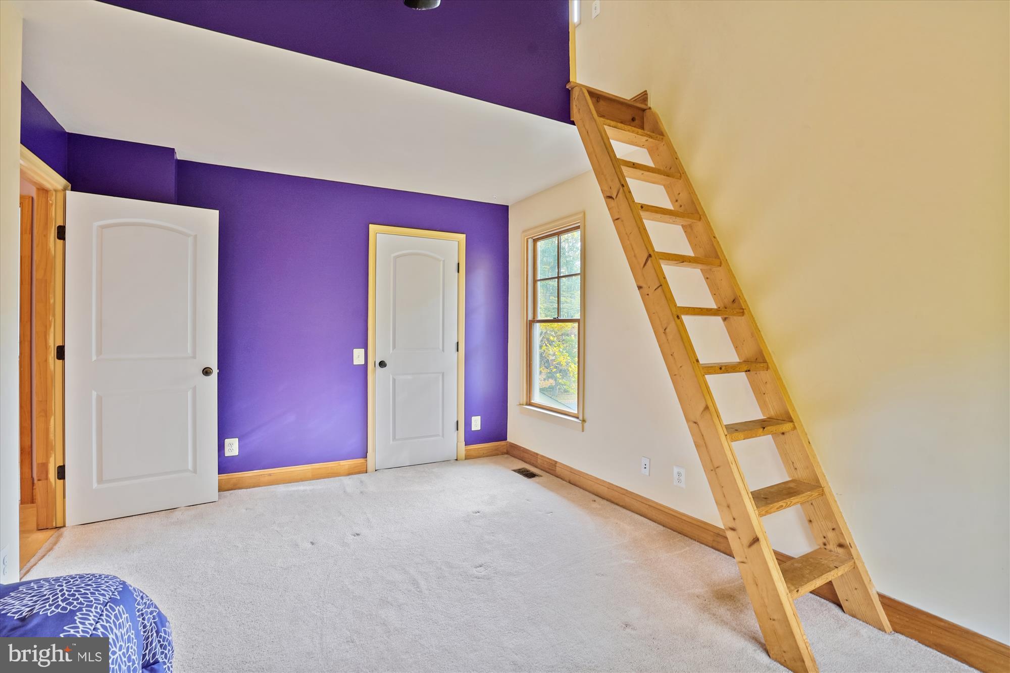 OLD LEE HILLS - Residential