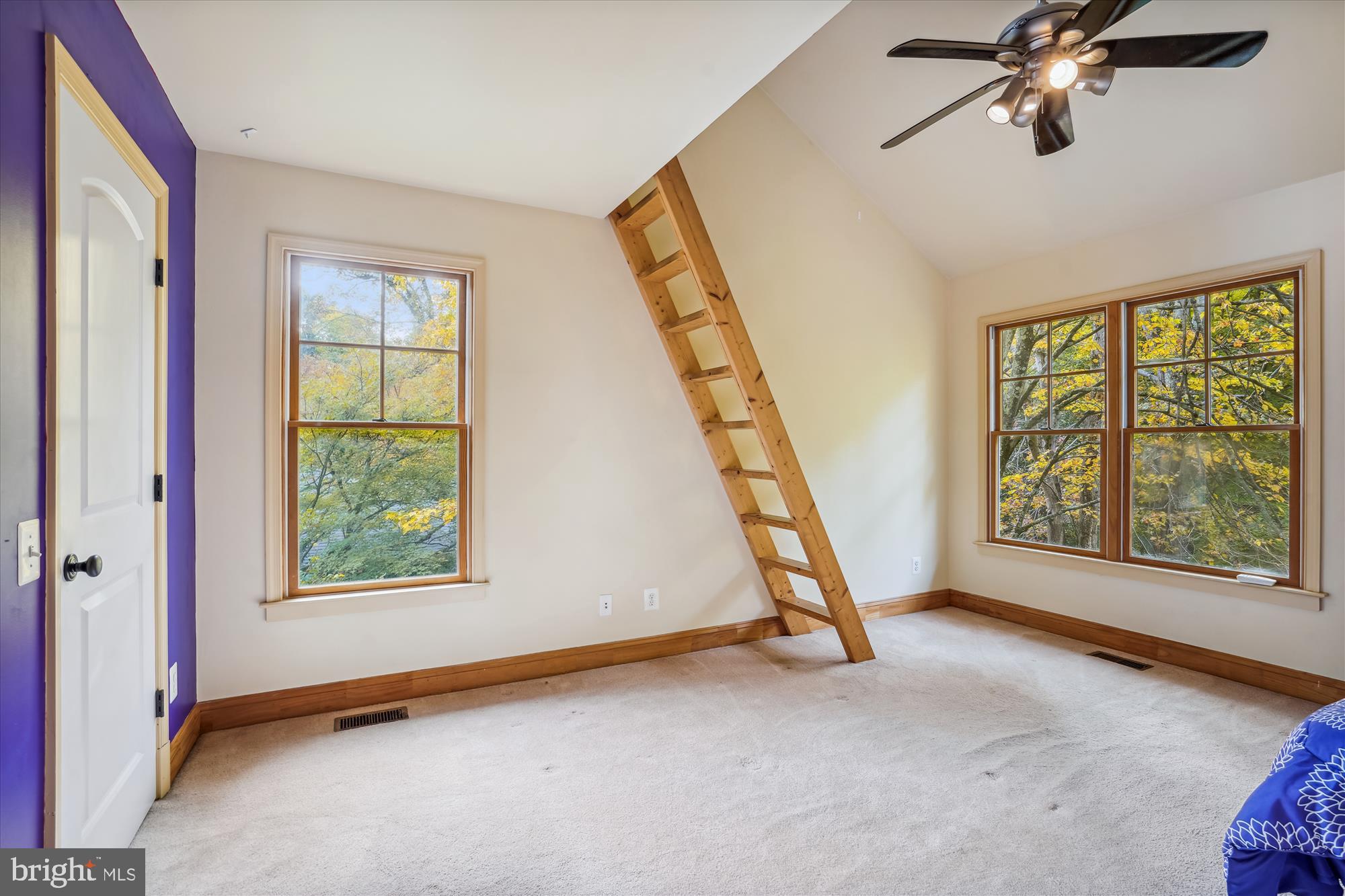 OLD LEE HILLS - Residential