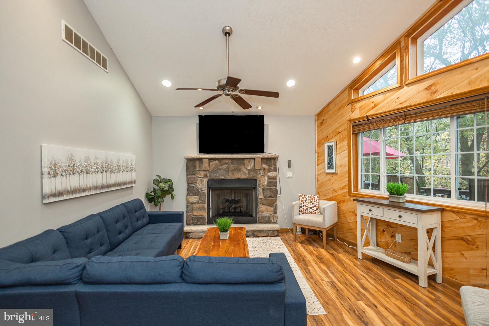 TOWAMENSING TRAILS - Residential