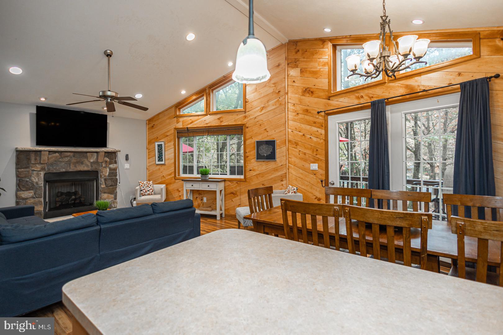 TOWAMENSING TRAILS - Residential