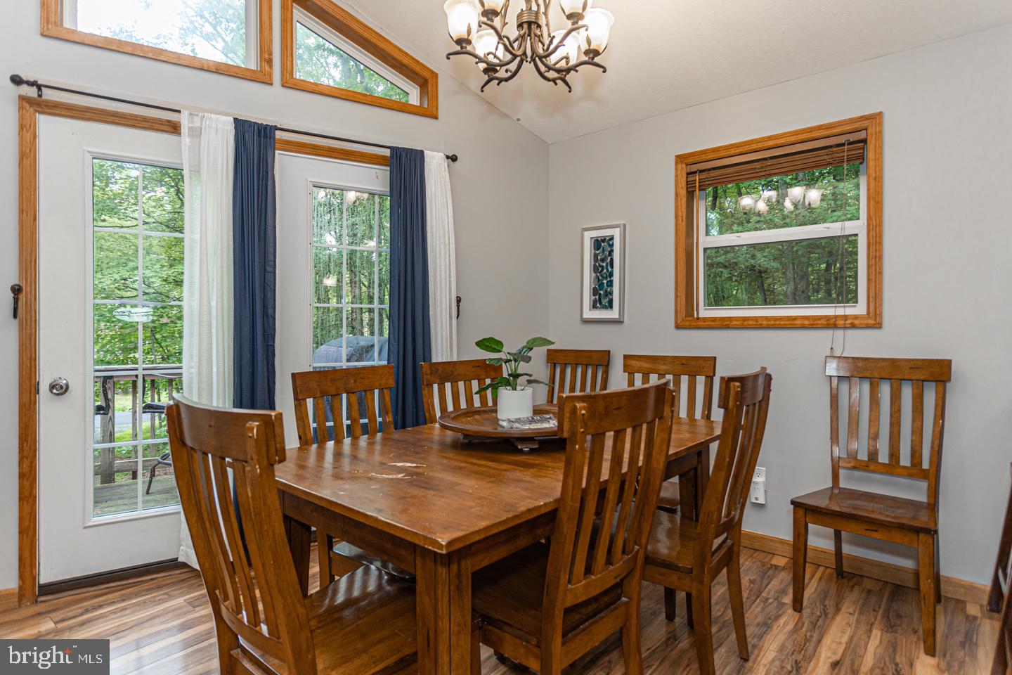 TOWAMENSING TRAILS - Residential