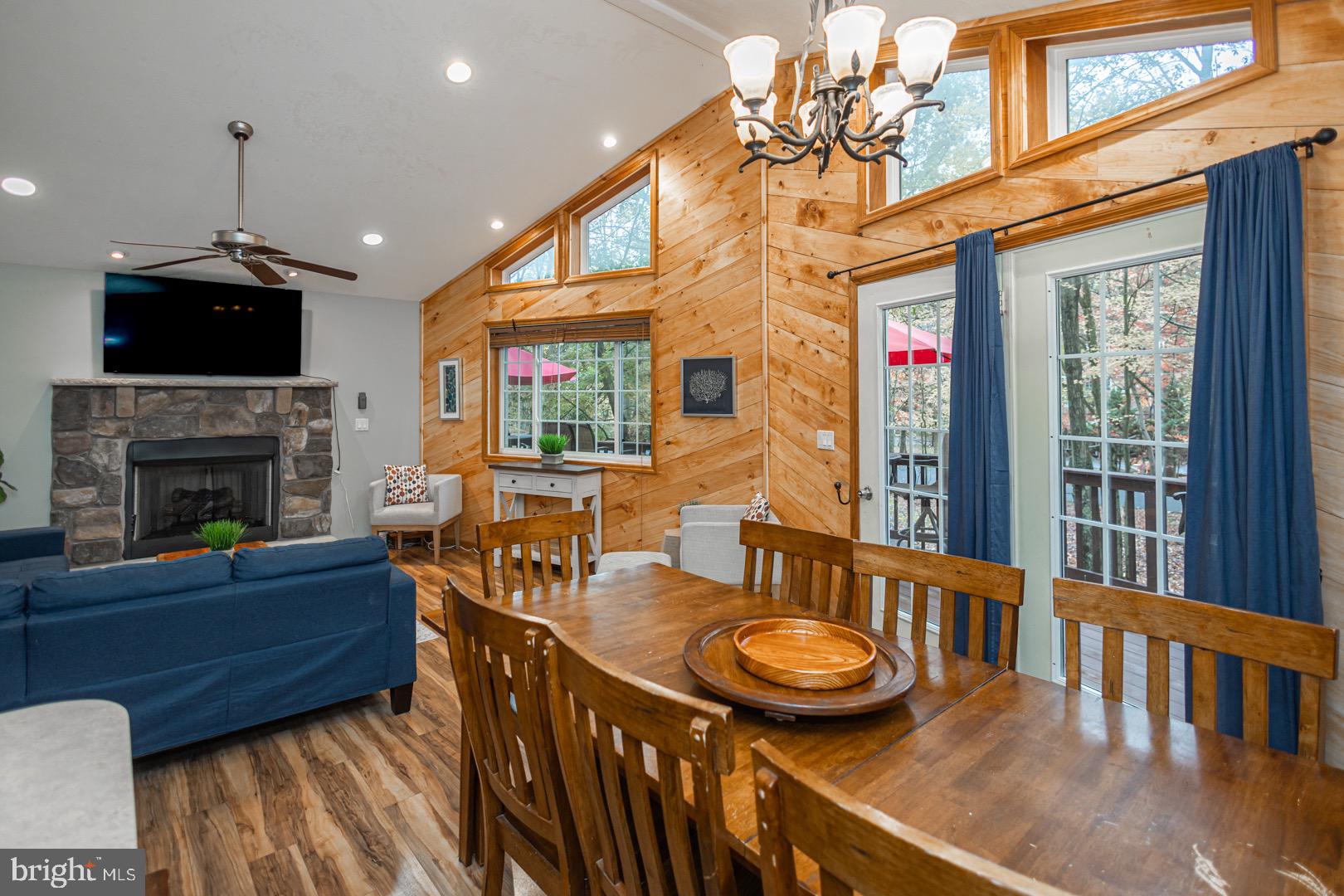 TOWAMENSING TRAILS - Residential