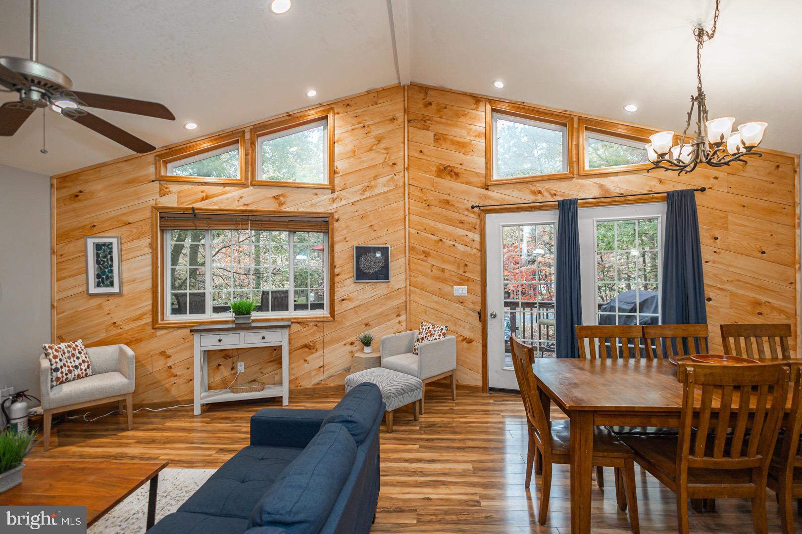 TOWAMENSING TRAILS - Residential