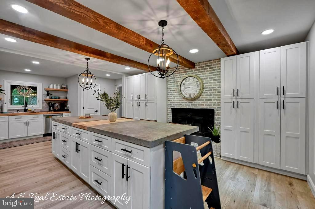 3965 FEATHERSTONE DRIVE
