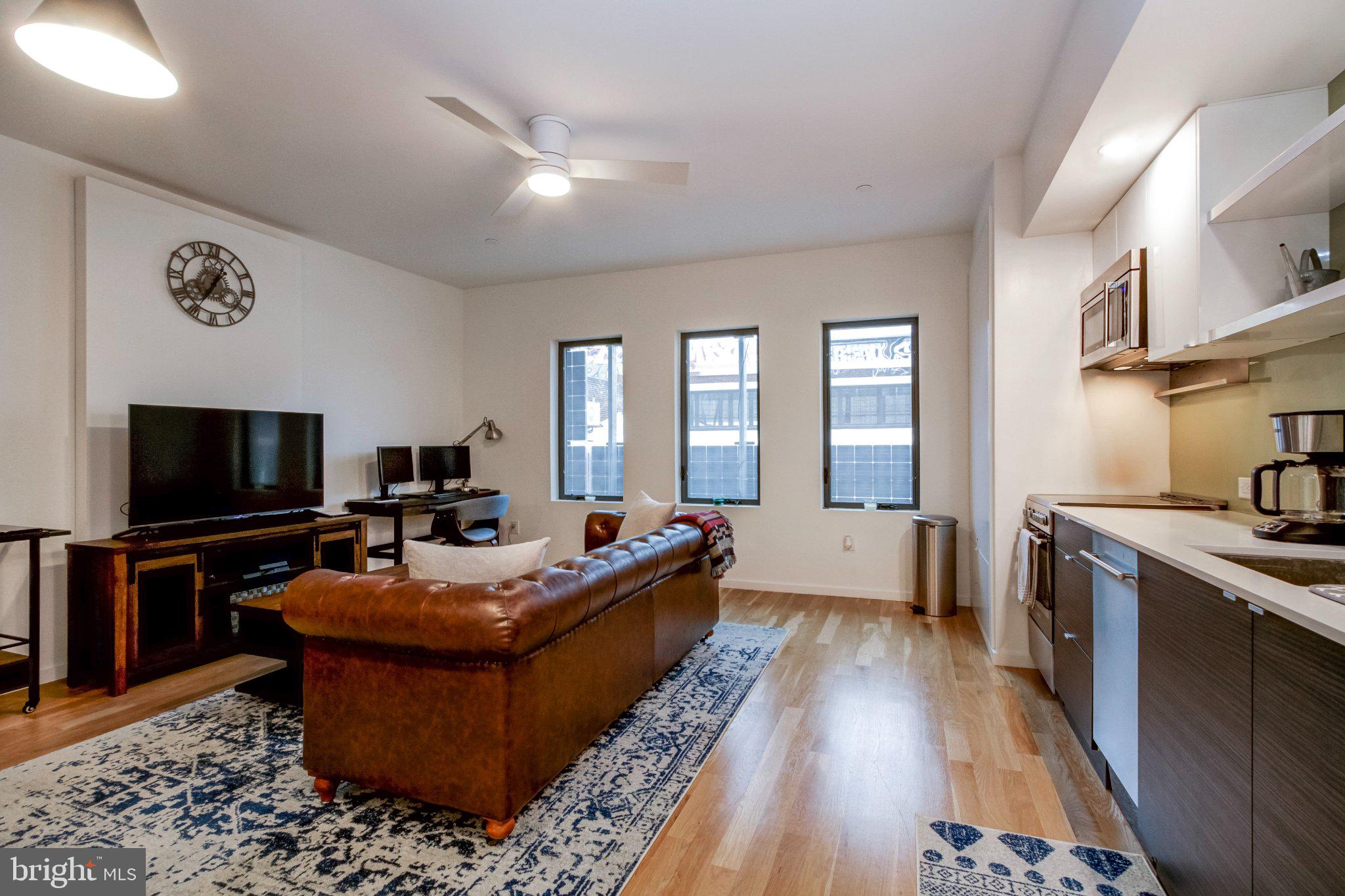 1942 N FRONT STREET 48 405