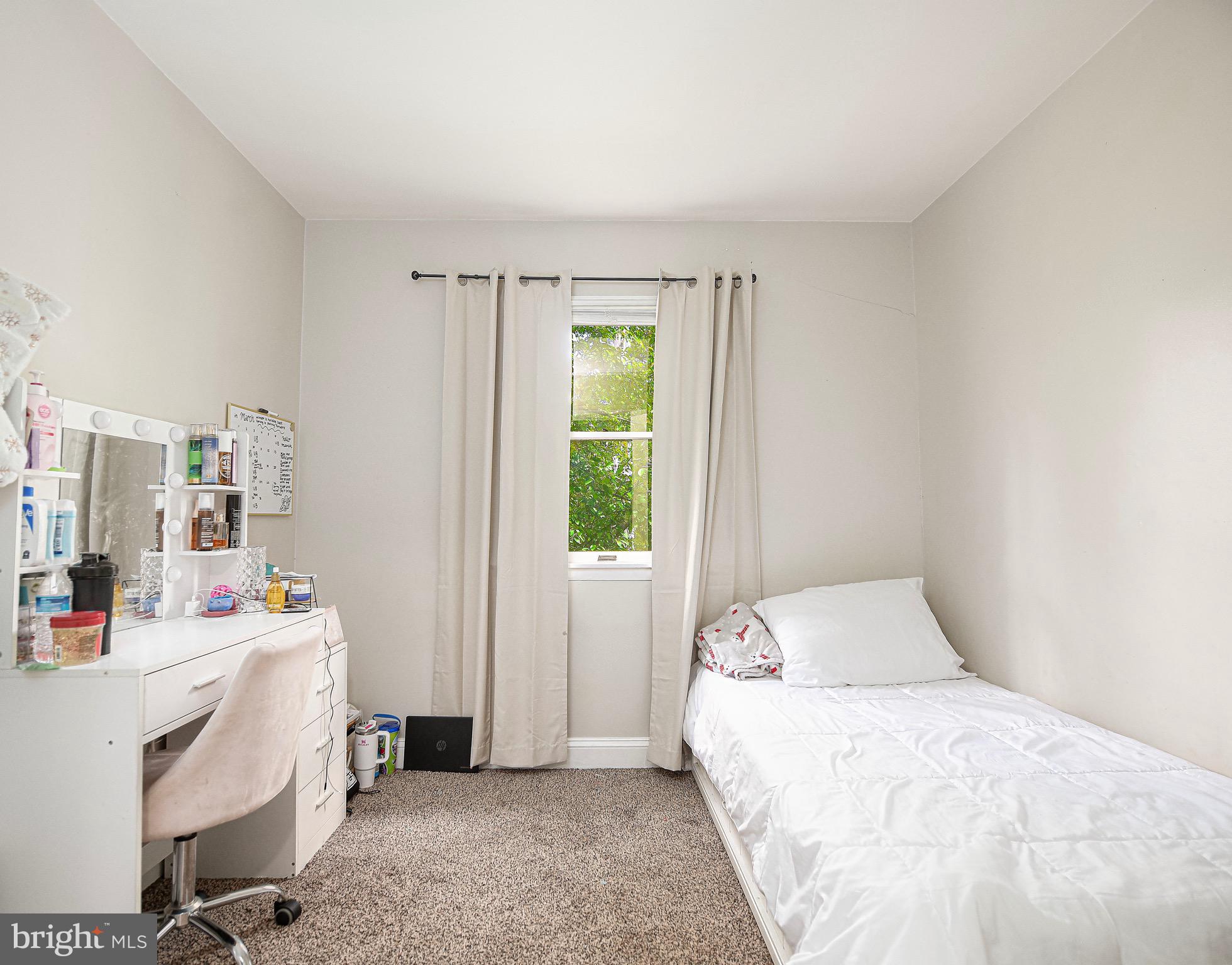BROADWAY CONDOMINIUMS - Residential
