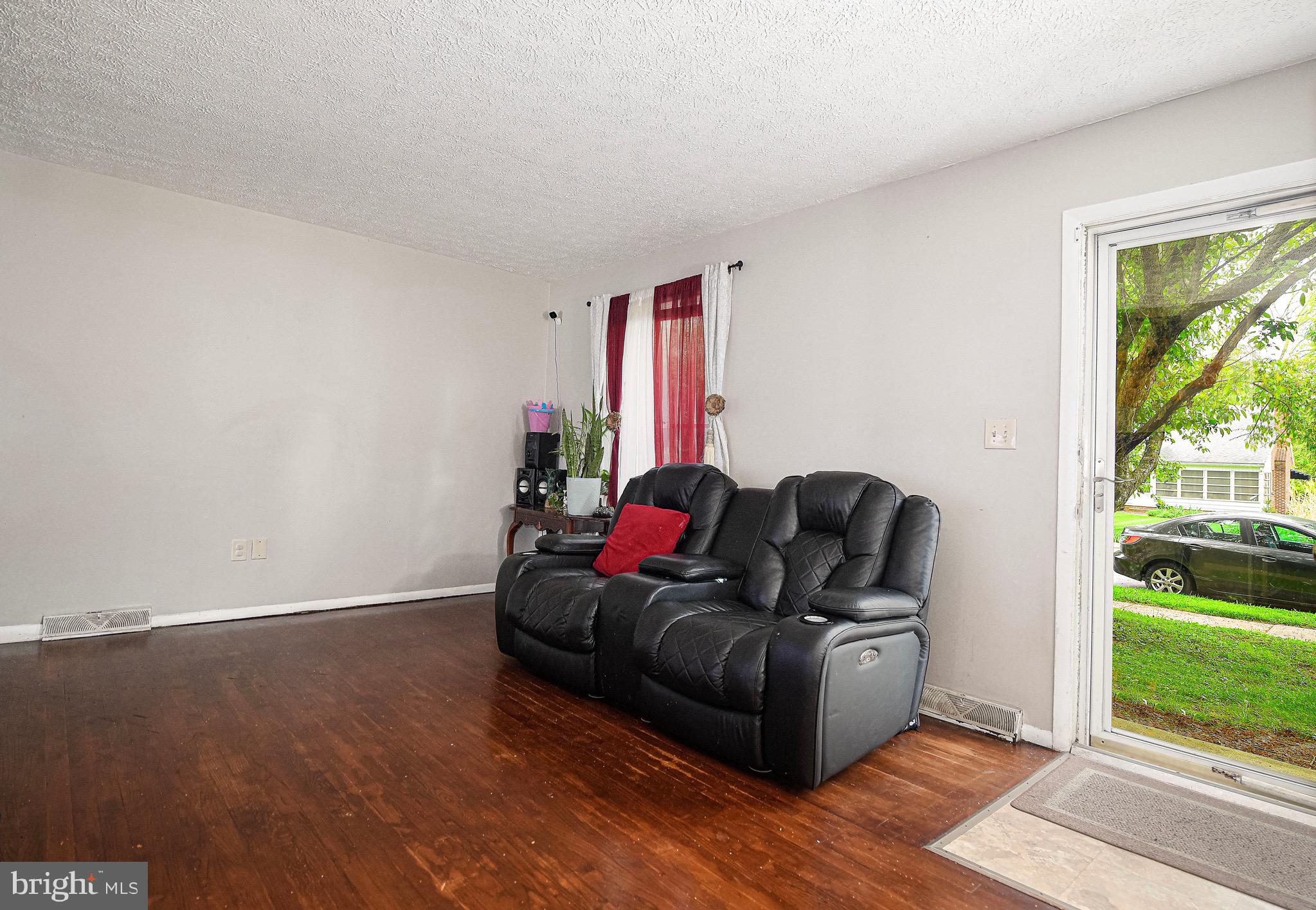 BROADWAY CONDOMINIUMS - Residential