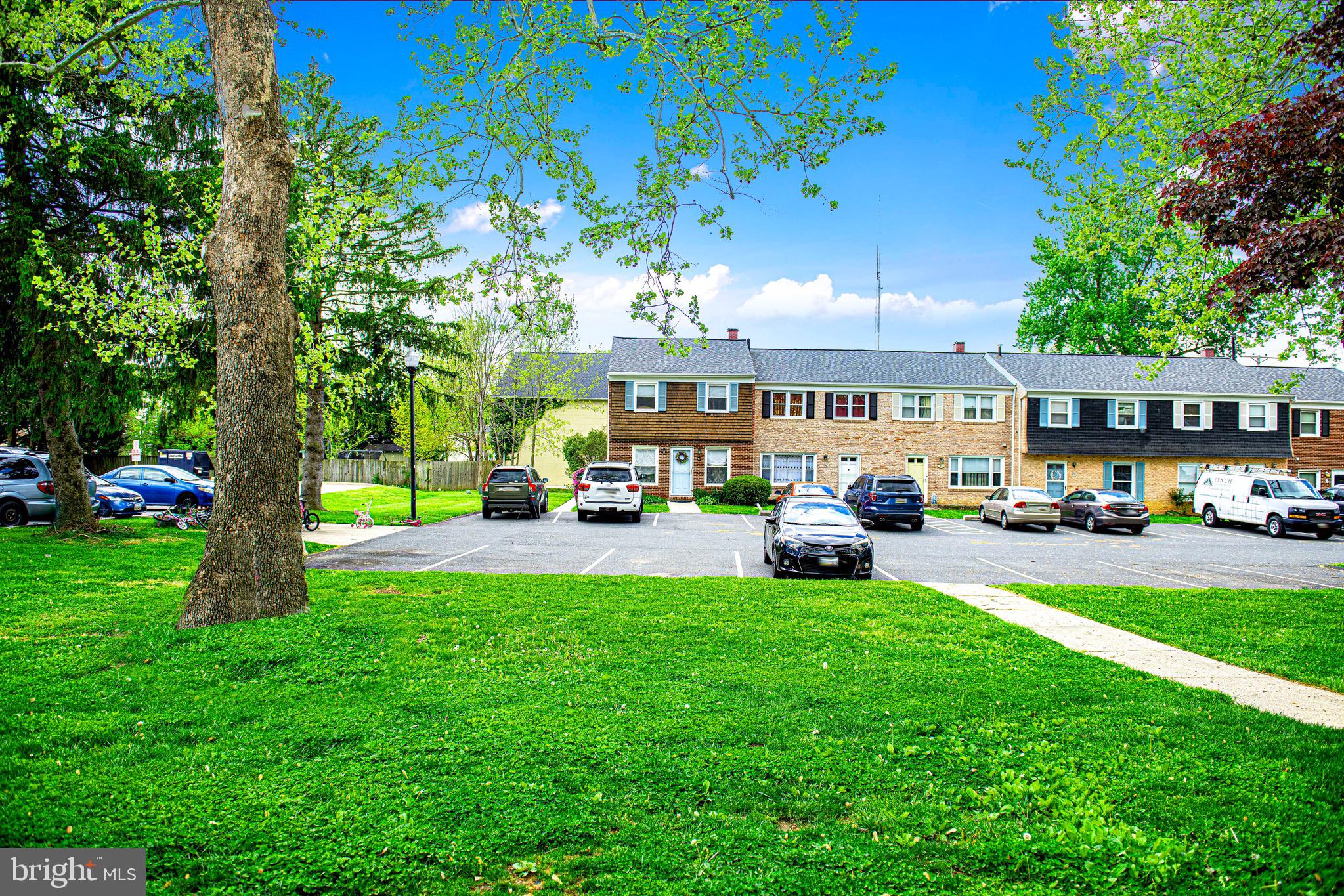 BROADWAY CONDOMINIUMS - Residential