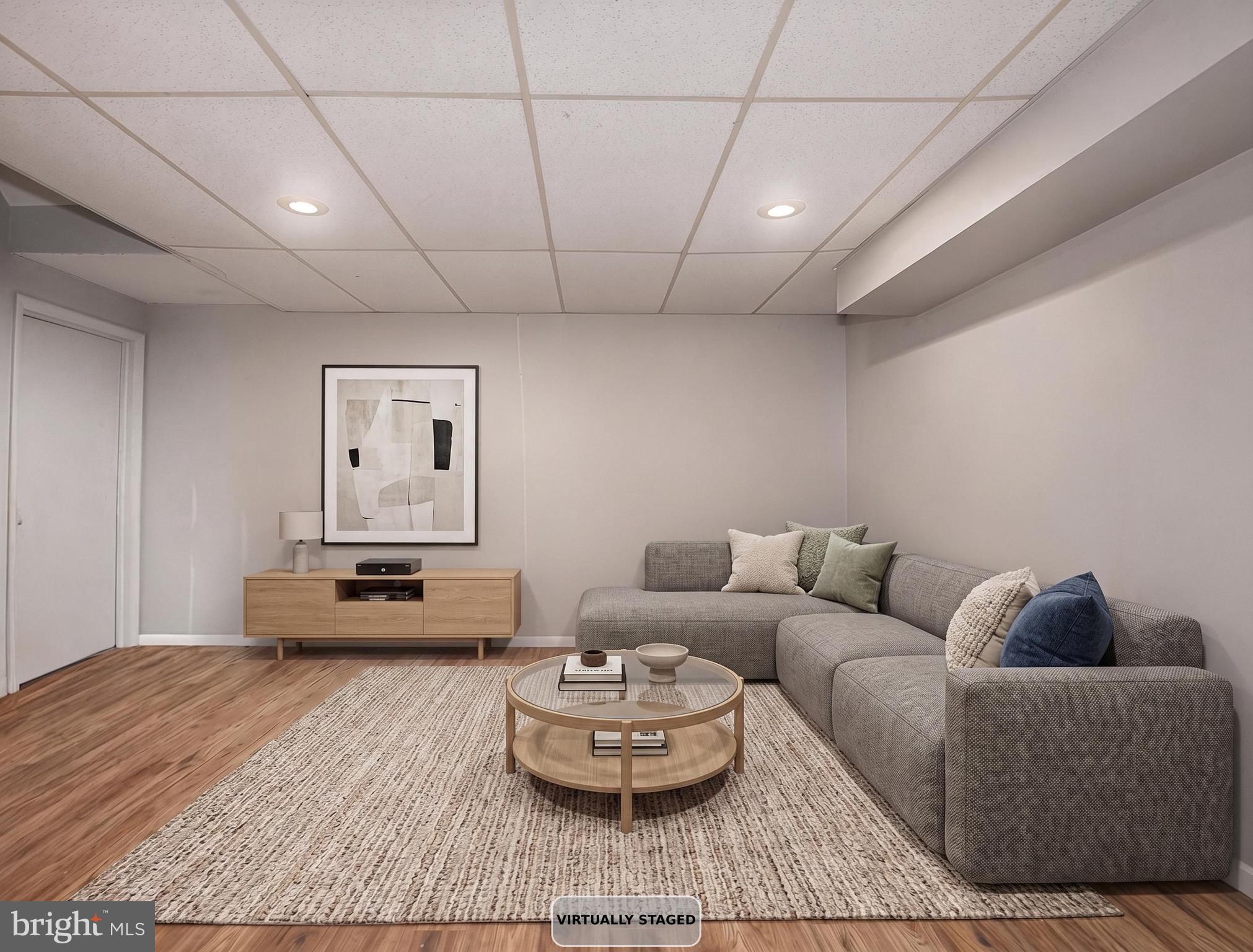 BROADWAY CONDOMINIUMS - Residential