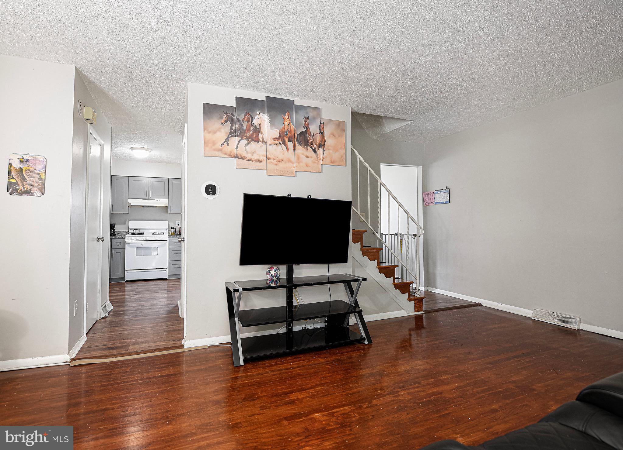 BROADWAY CONDOMINIUMS - Residential