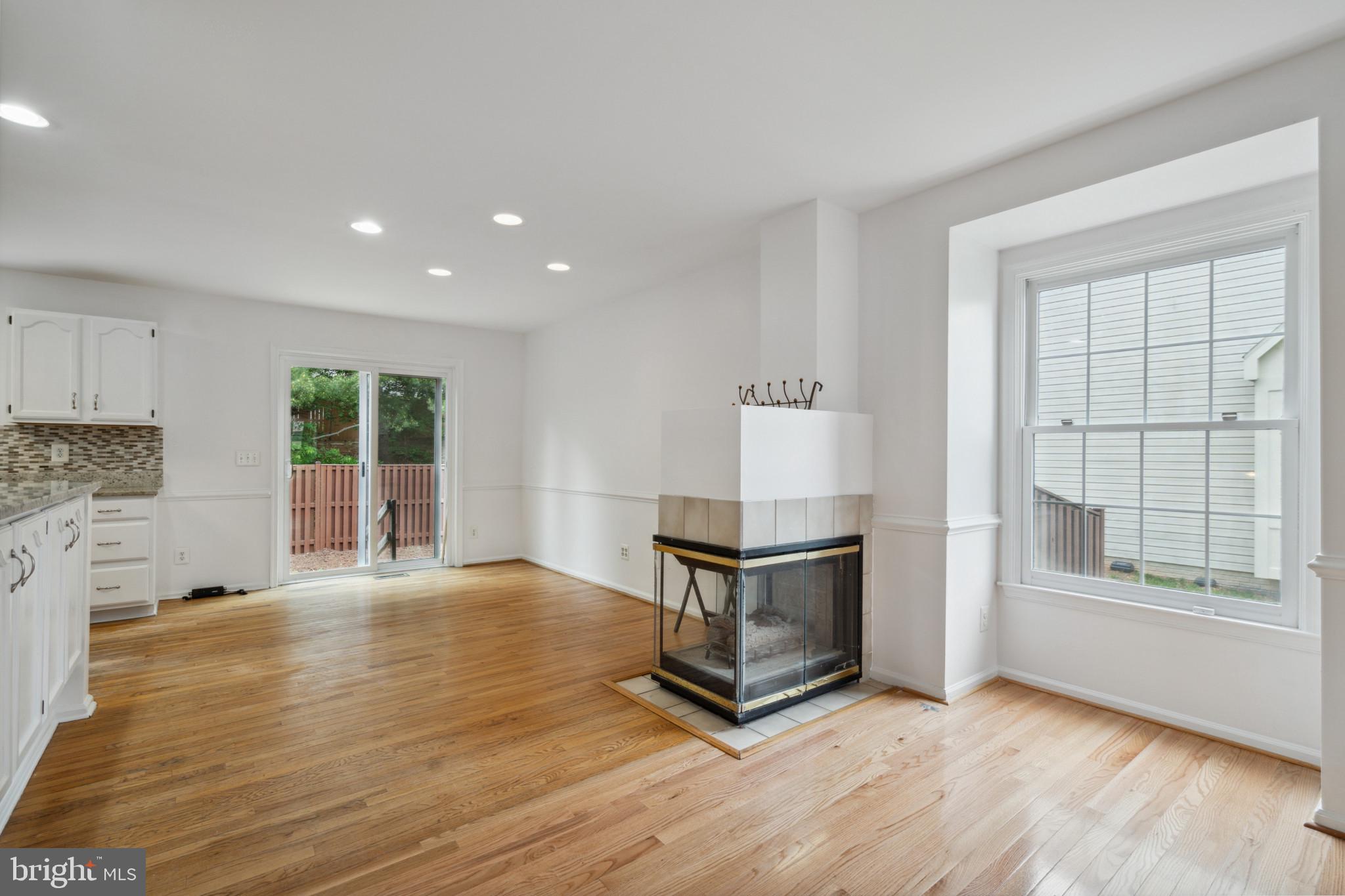 CAROLYN FOREST - Residential