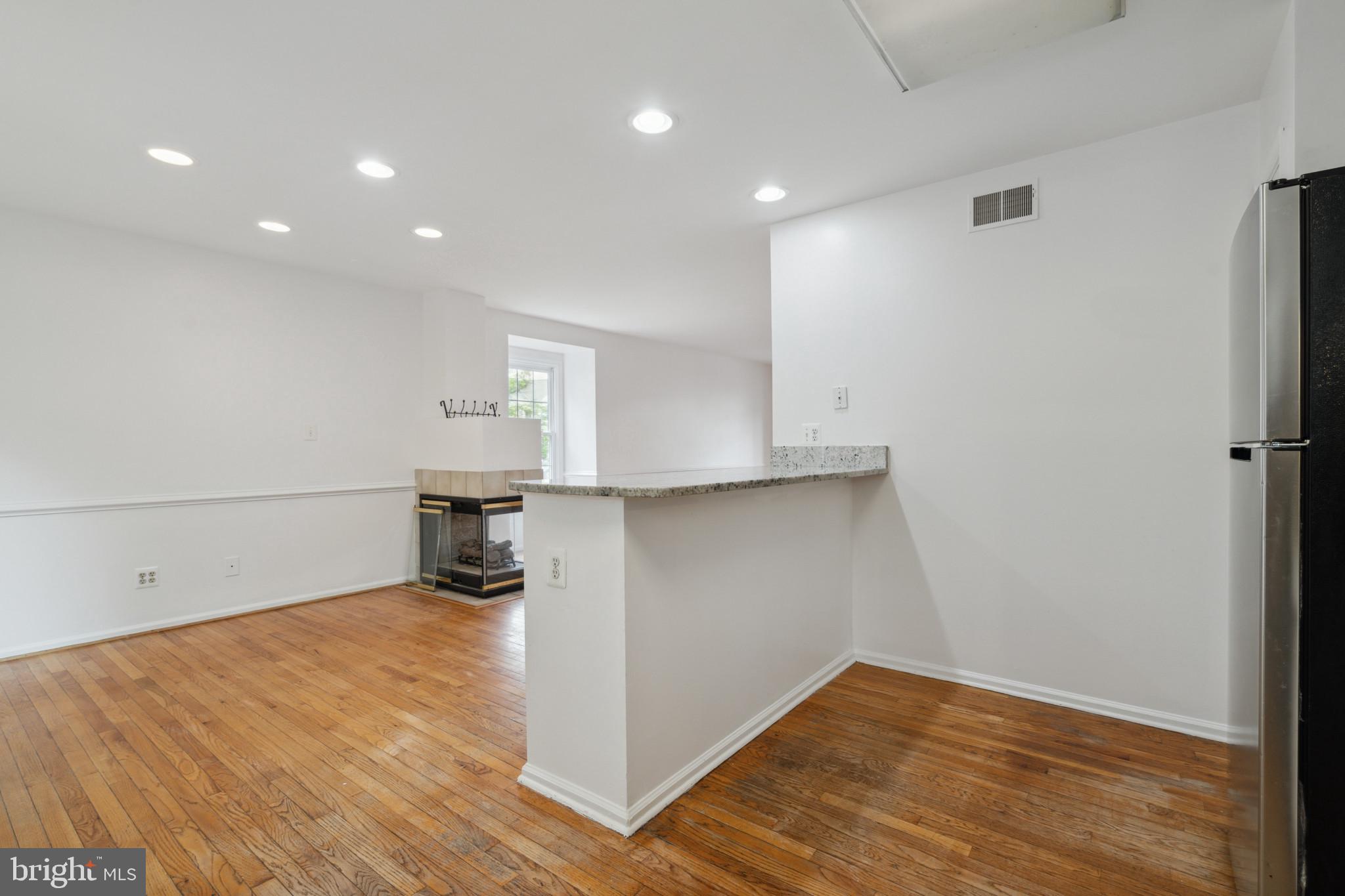 CAROLYN FOREST - Residential