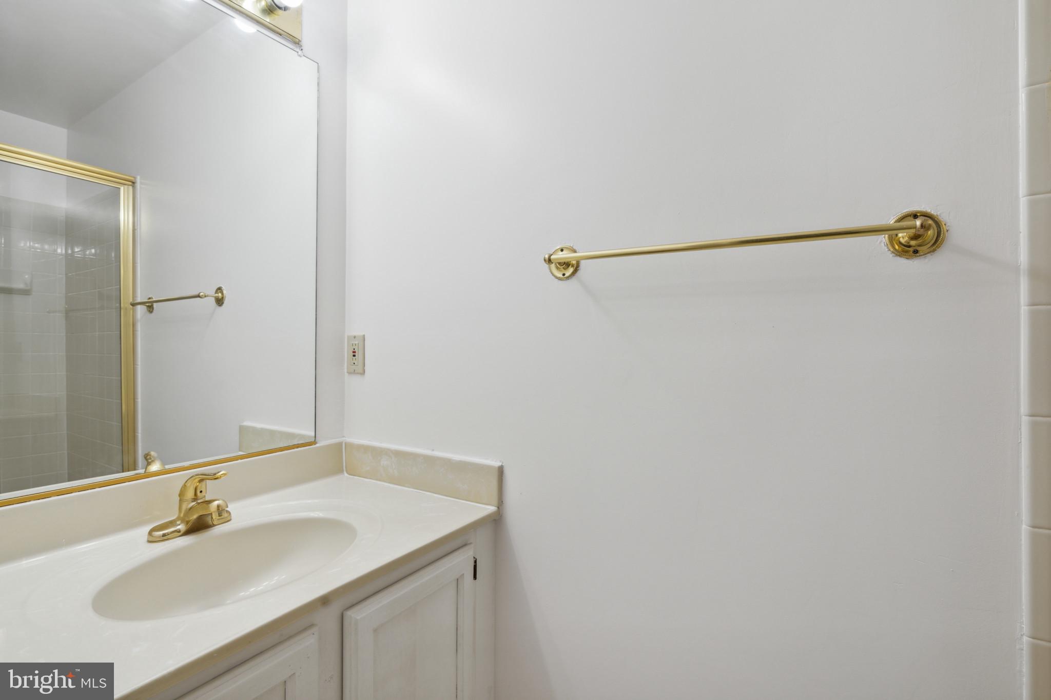 CAROLYN FOREST - Residential