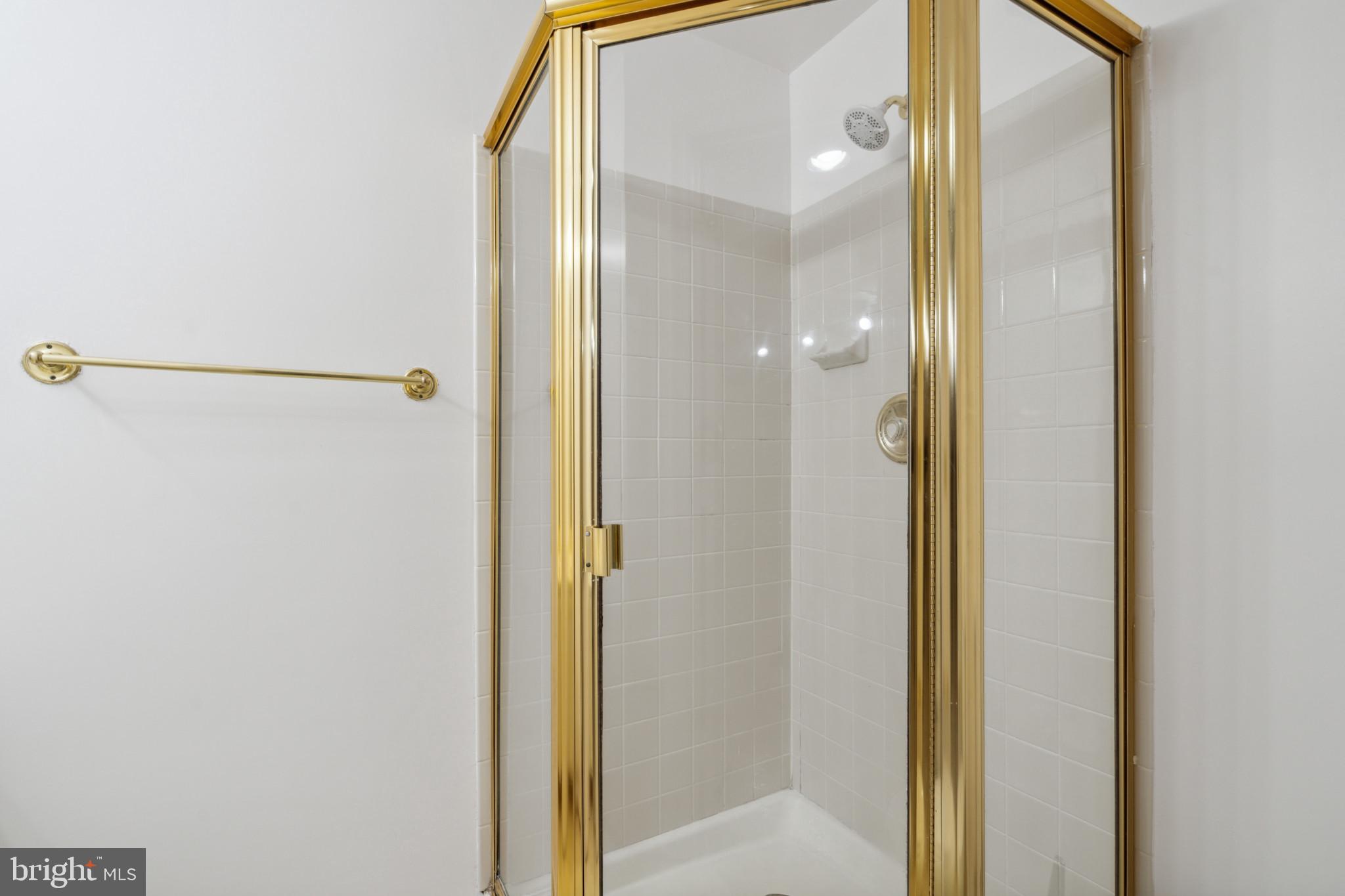 CAROLYN FOREST - Residential