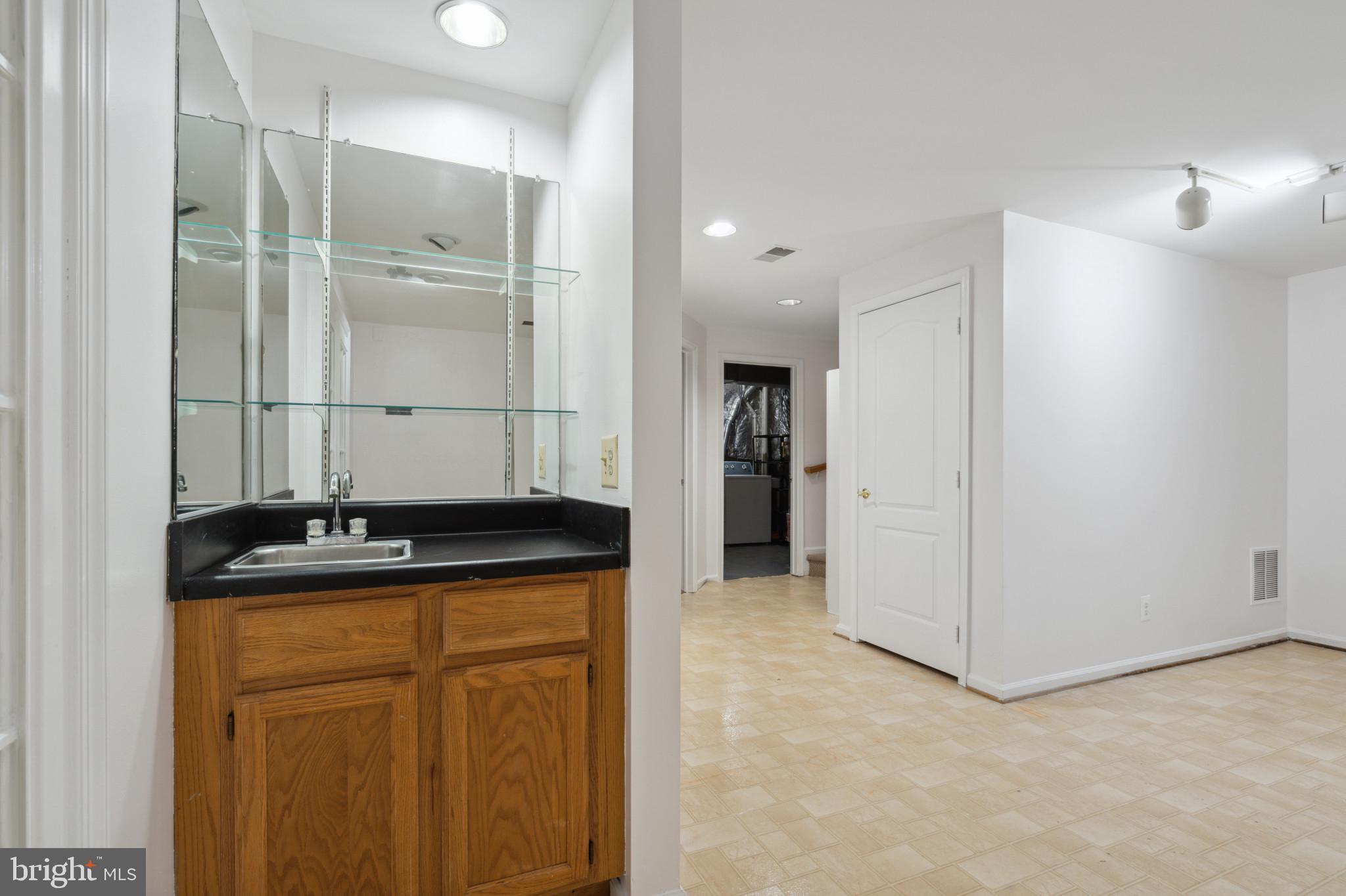 CAROLYN FOREST - Residential