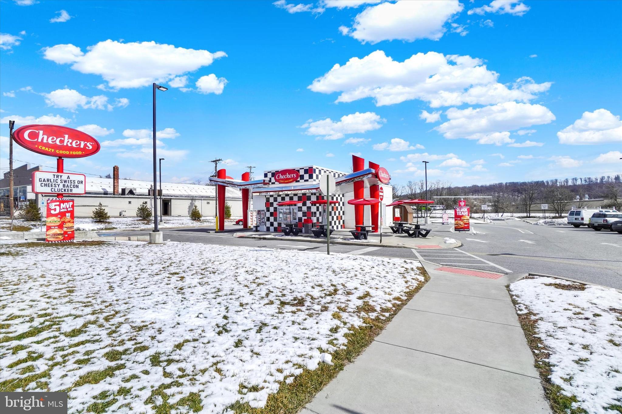 4315 N GEORGE STREET