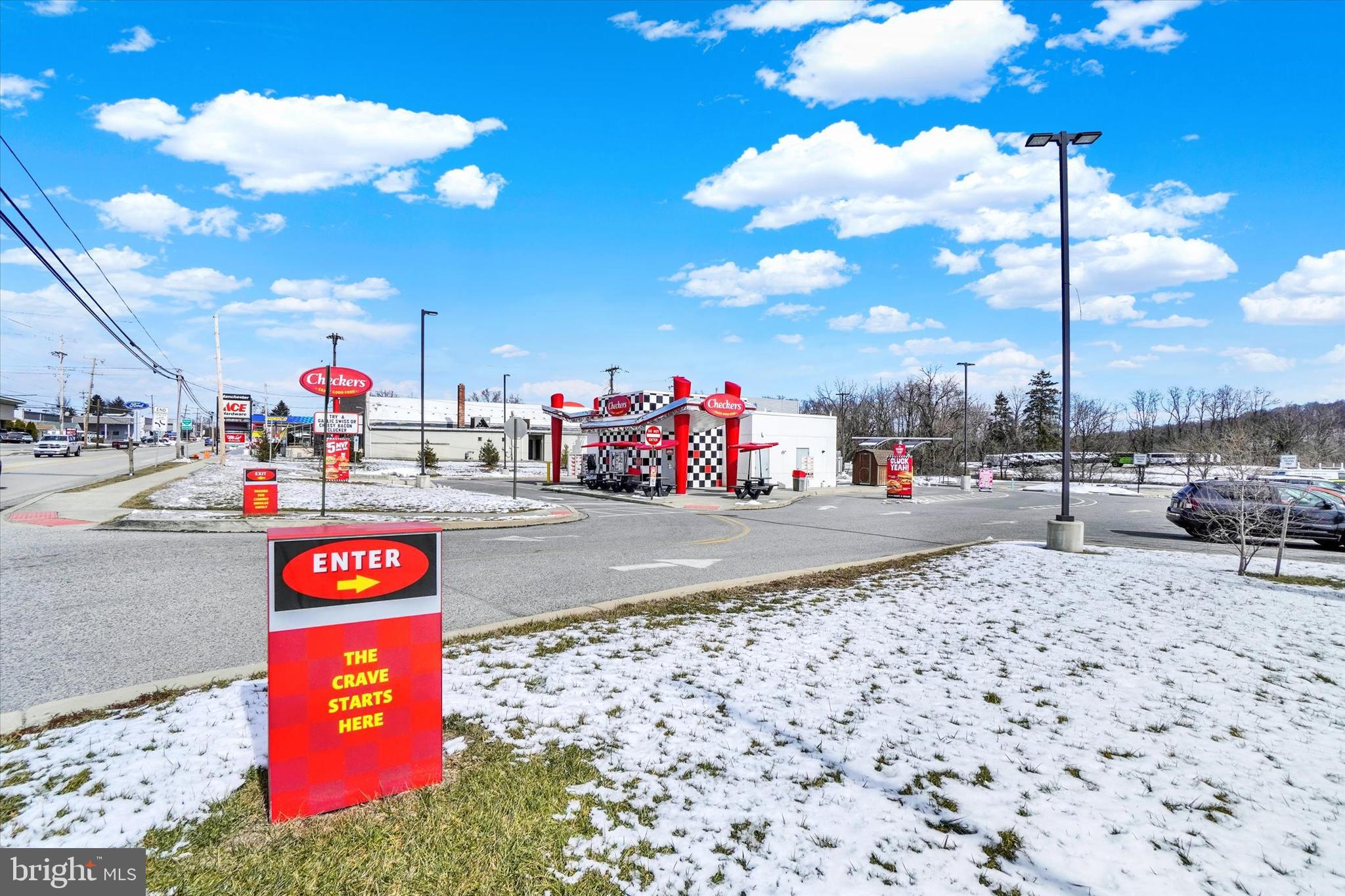 4315 N GEORGE STREET