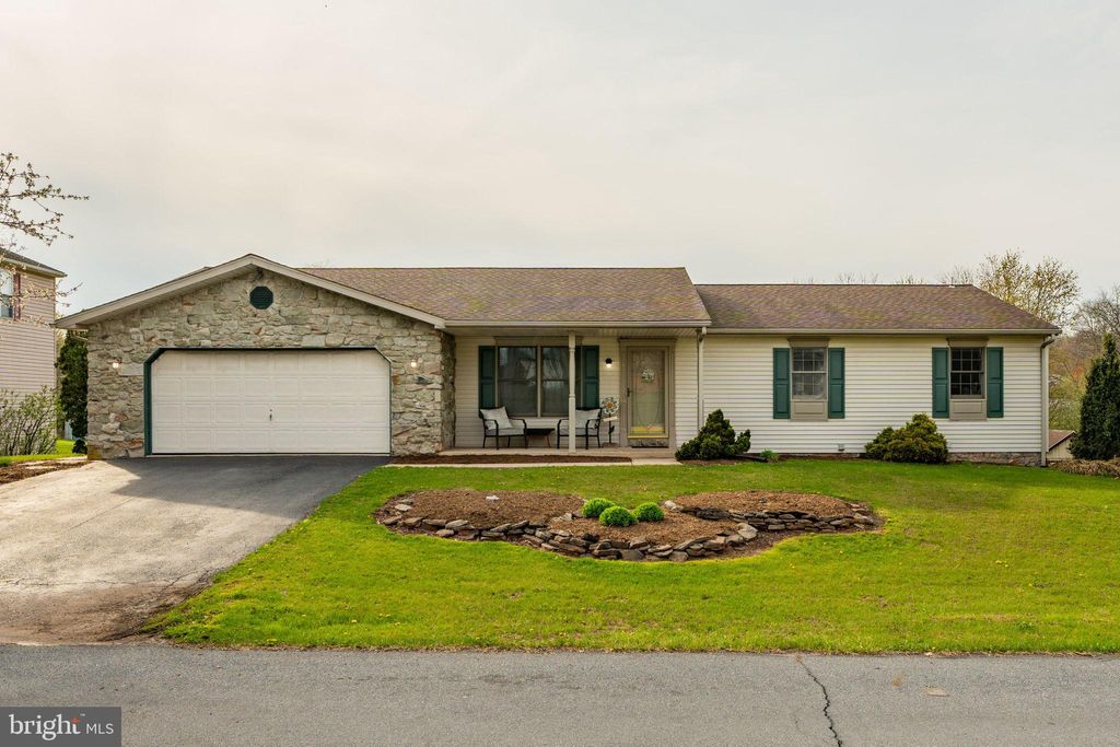 Photo of 149 Country Drive, DENVER, PA 17517 (MLS # PALA2072076)