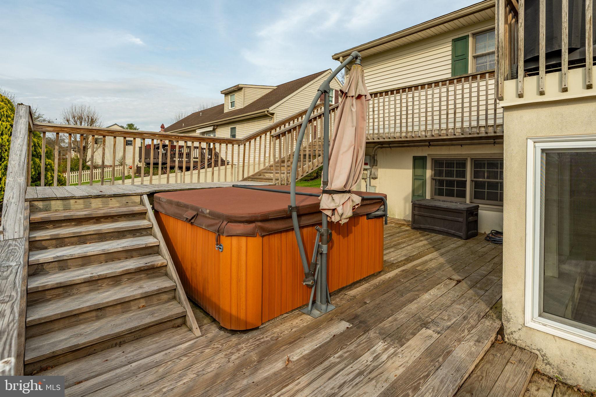 COUNTRY MEADOWS ESTATES - Residential