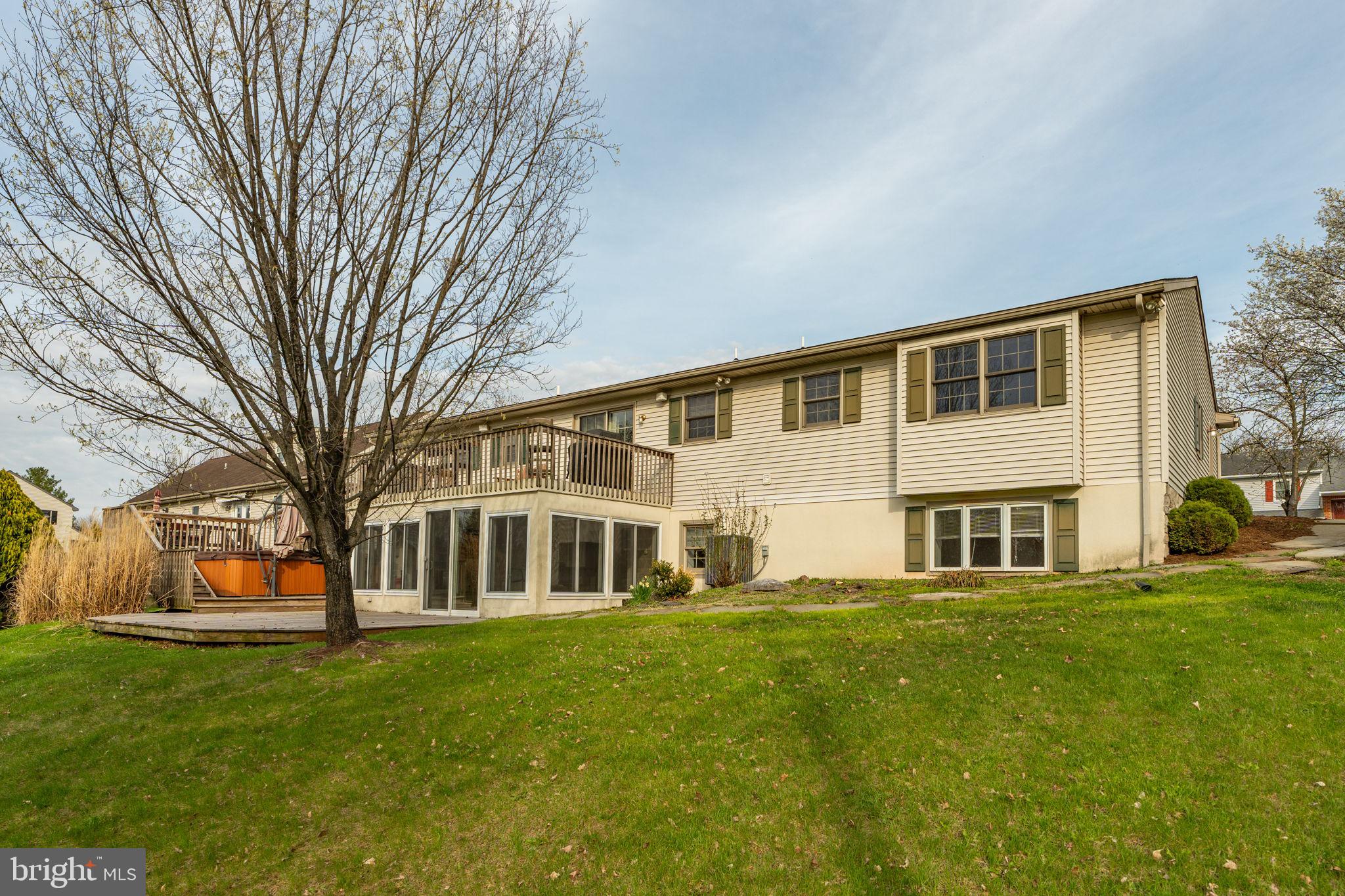 COUNTRY MEADOWS ESTATES - Residential