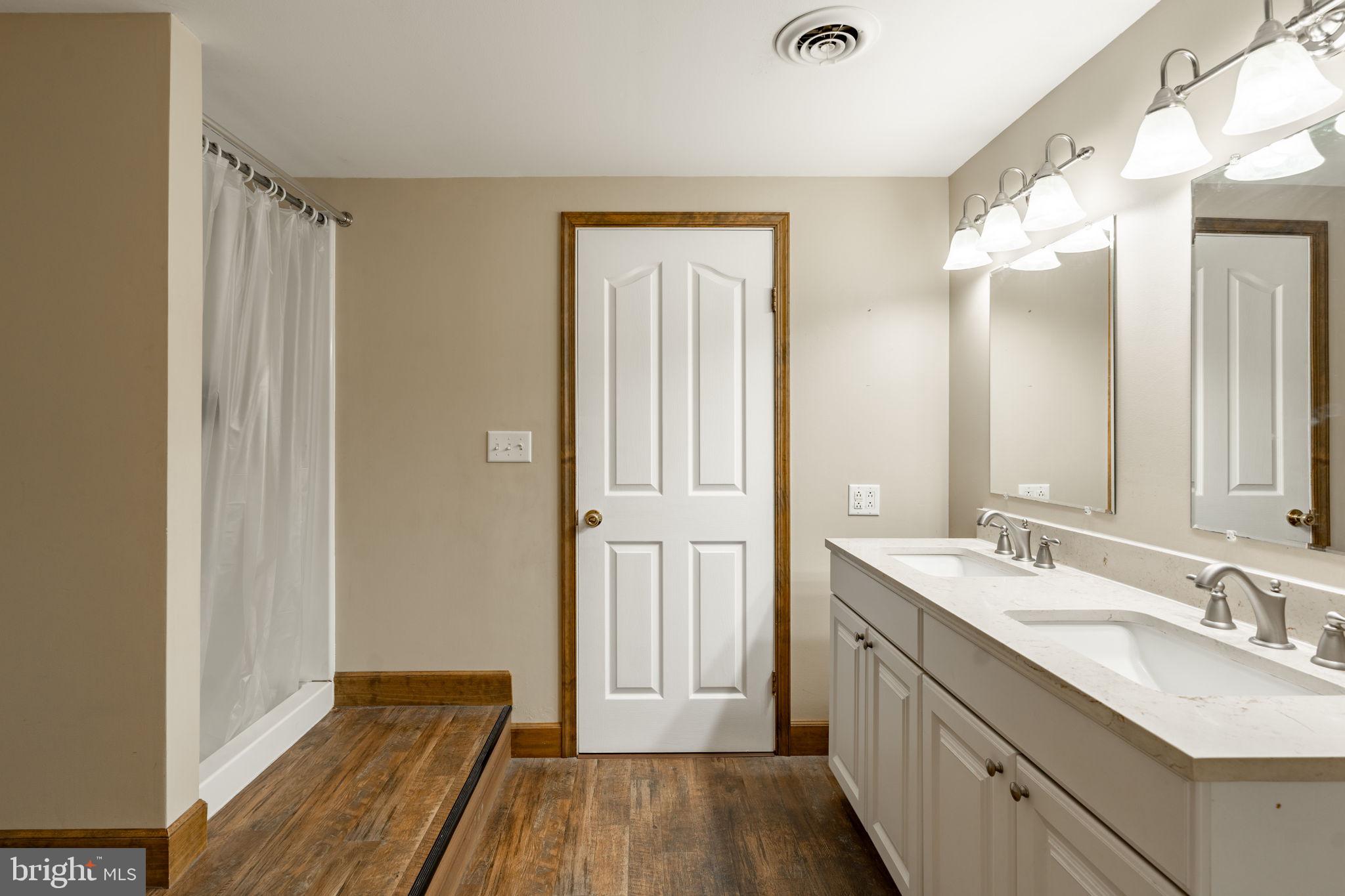 COUNTRY MEADOWS ESTATES - Residential