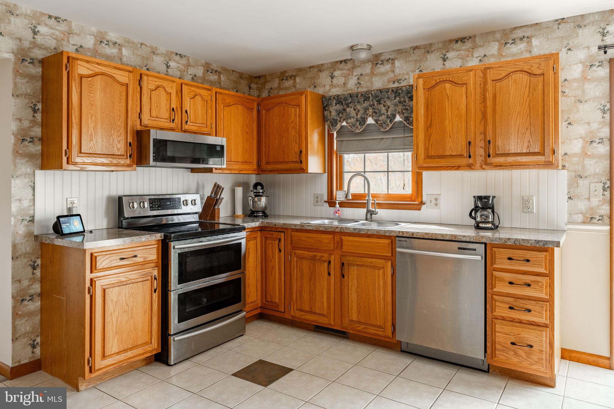 COUNTRY MEADOWS ESTATES - Residential