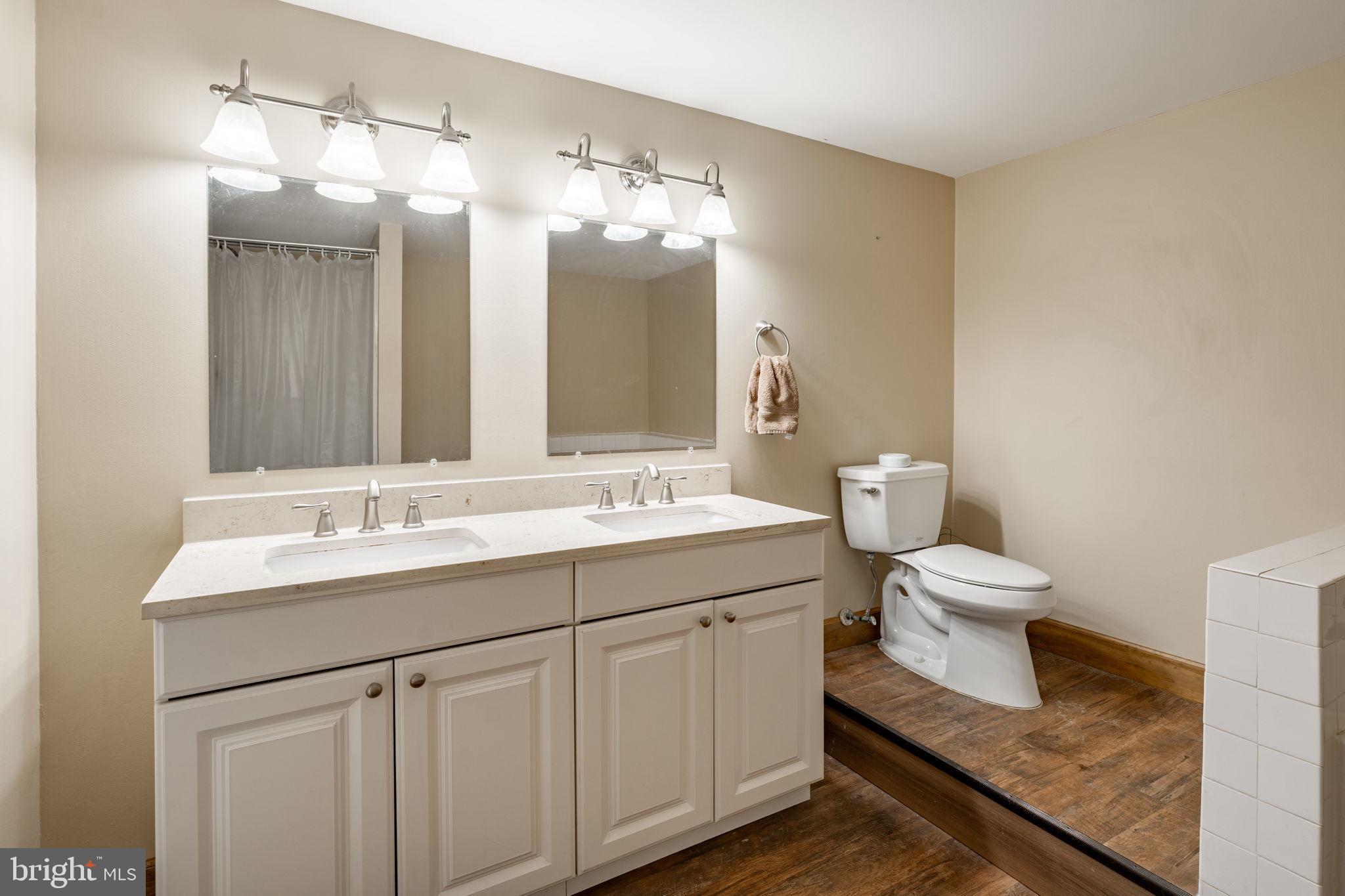 COUNTRY MEADOWS ESTATES - Residential