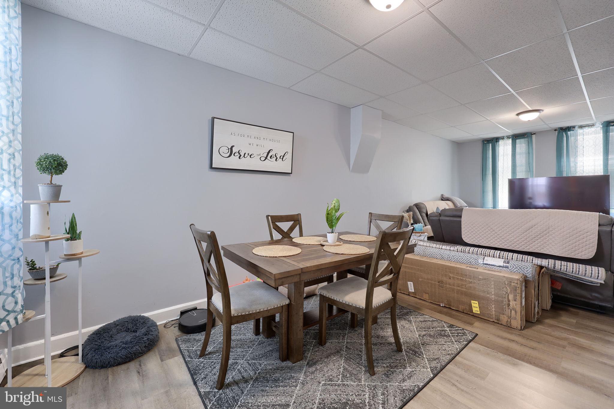 NORTH YORK BORO - Residential