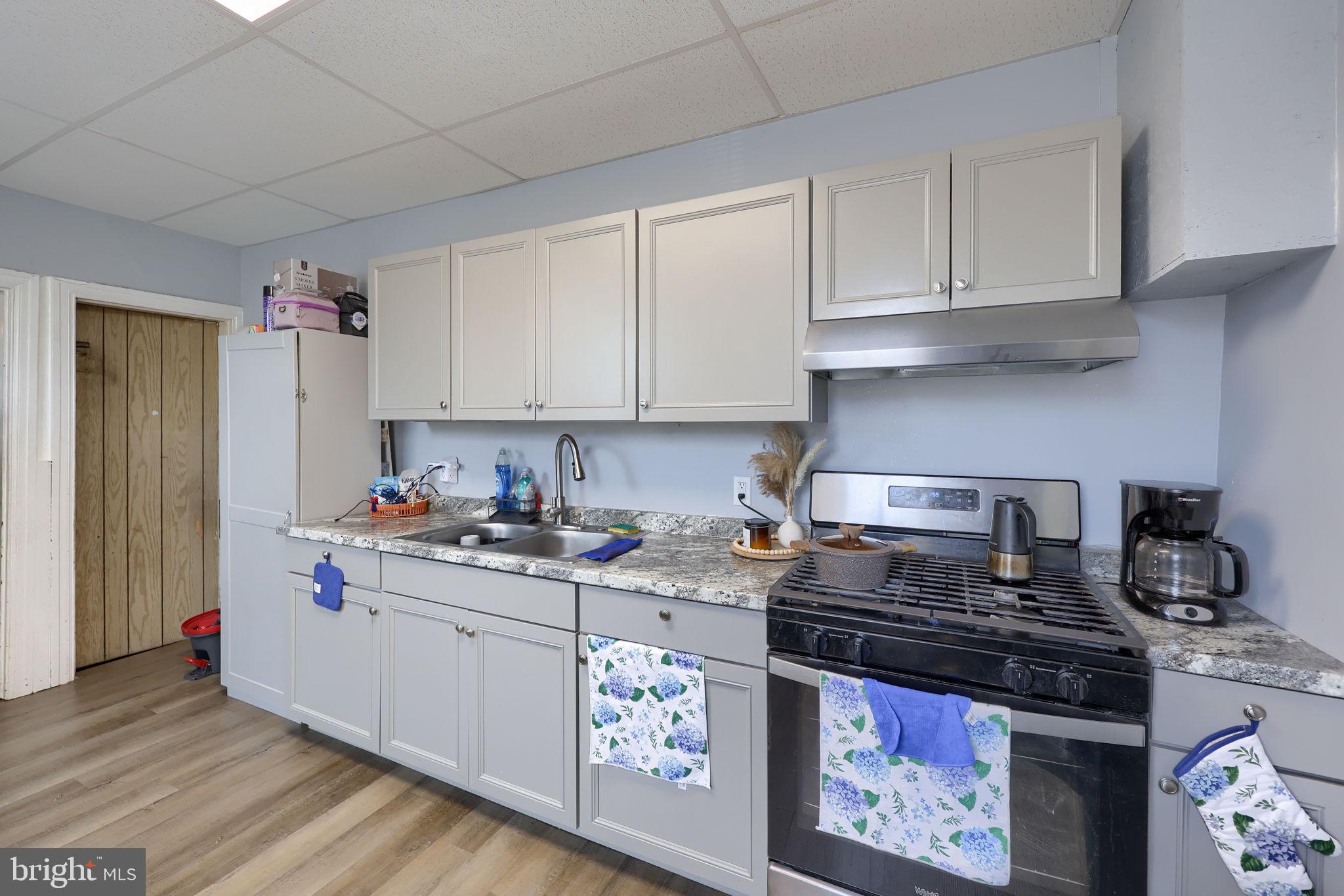 NORTH YORK BORO - Residential