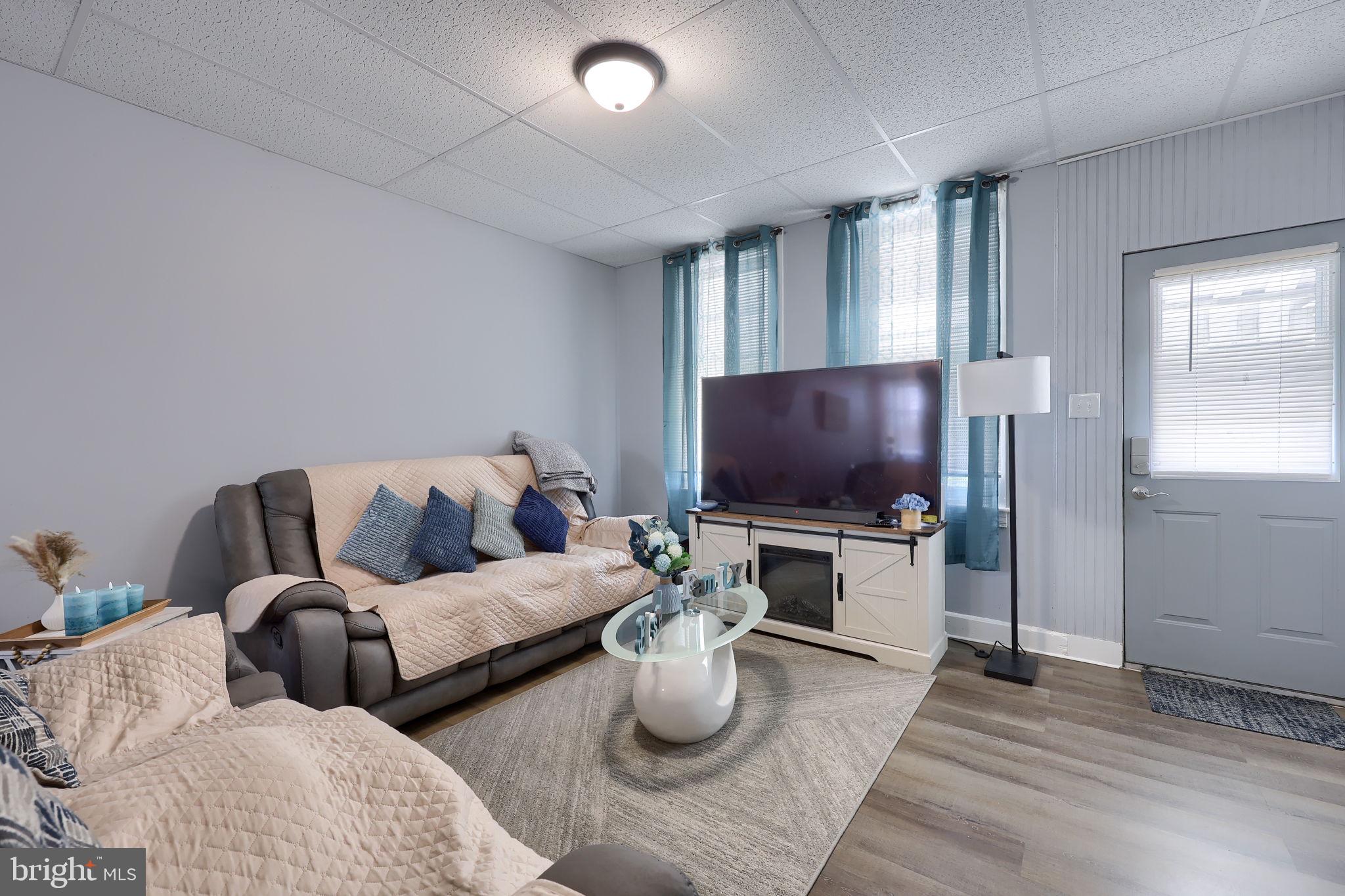 NORTH YORK BORO - Residential