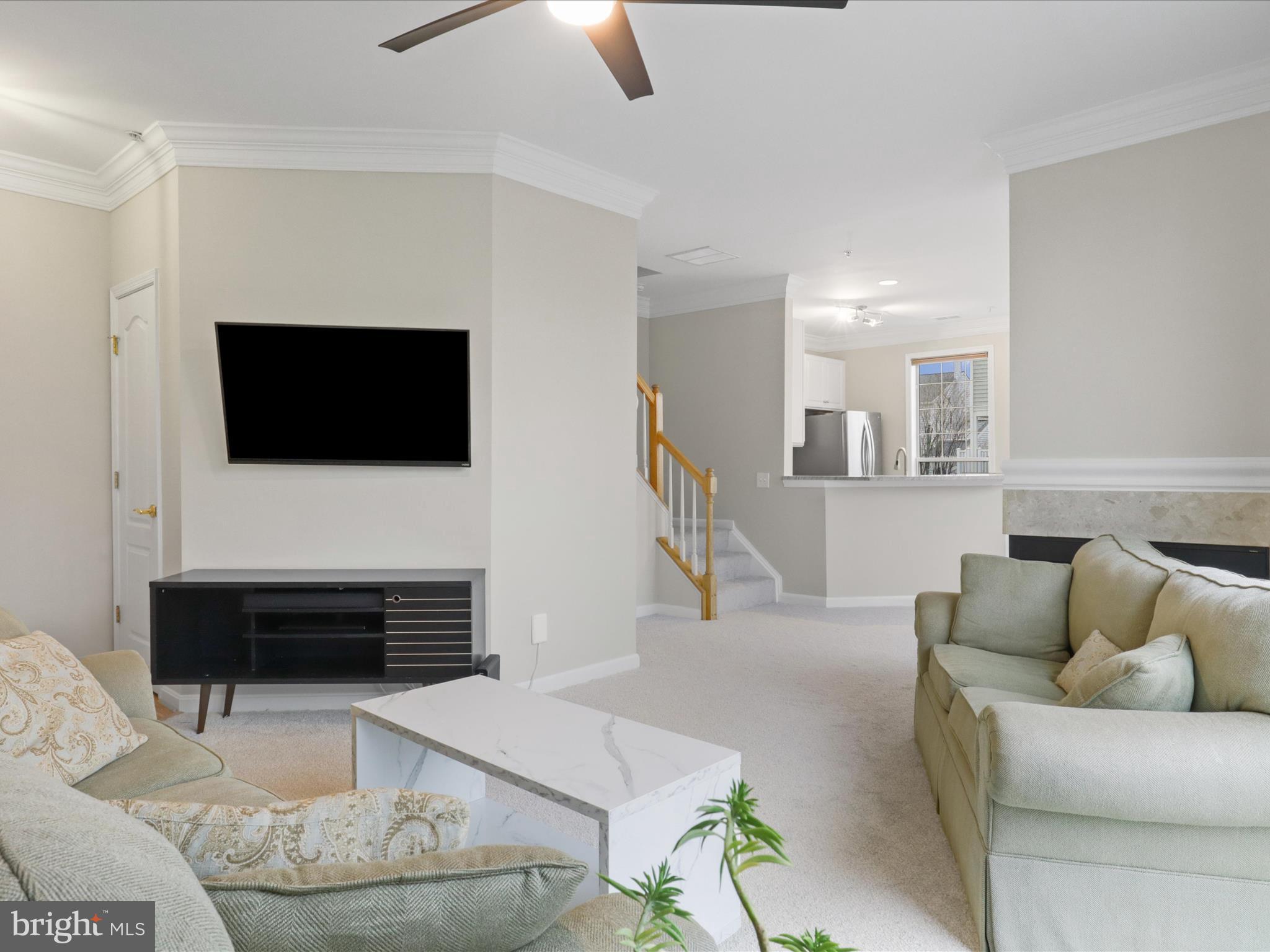 1909 KENWOOD AVENUE 303