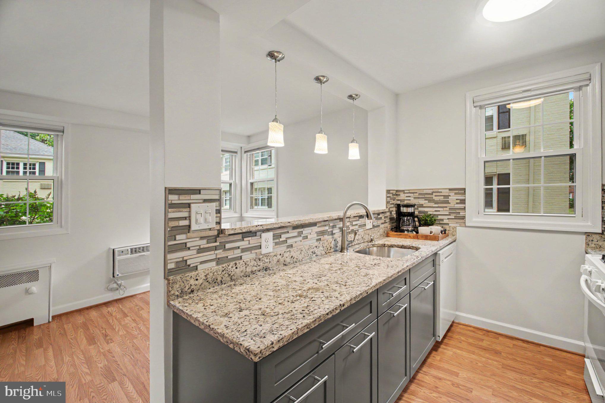 4318 N PERSHING DRIVE 43181