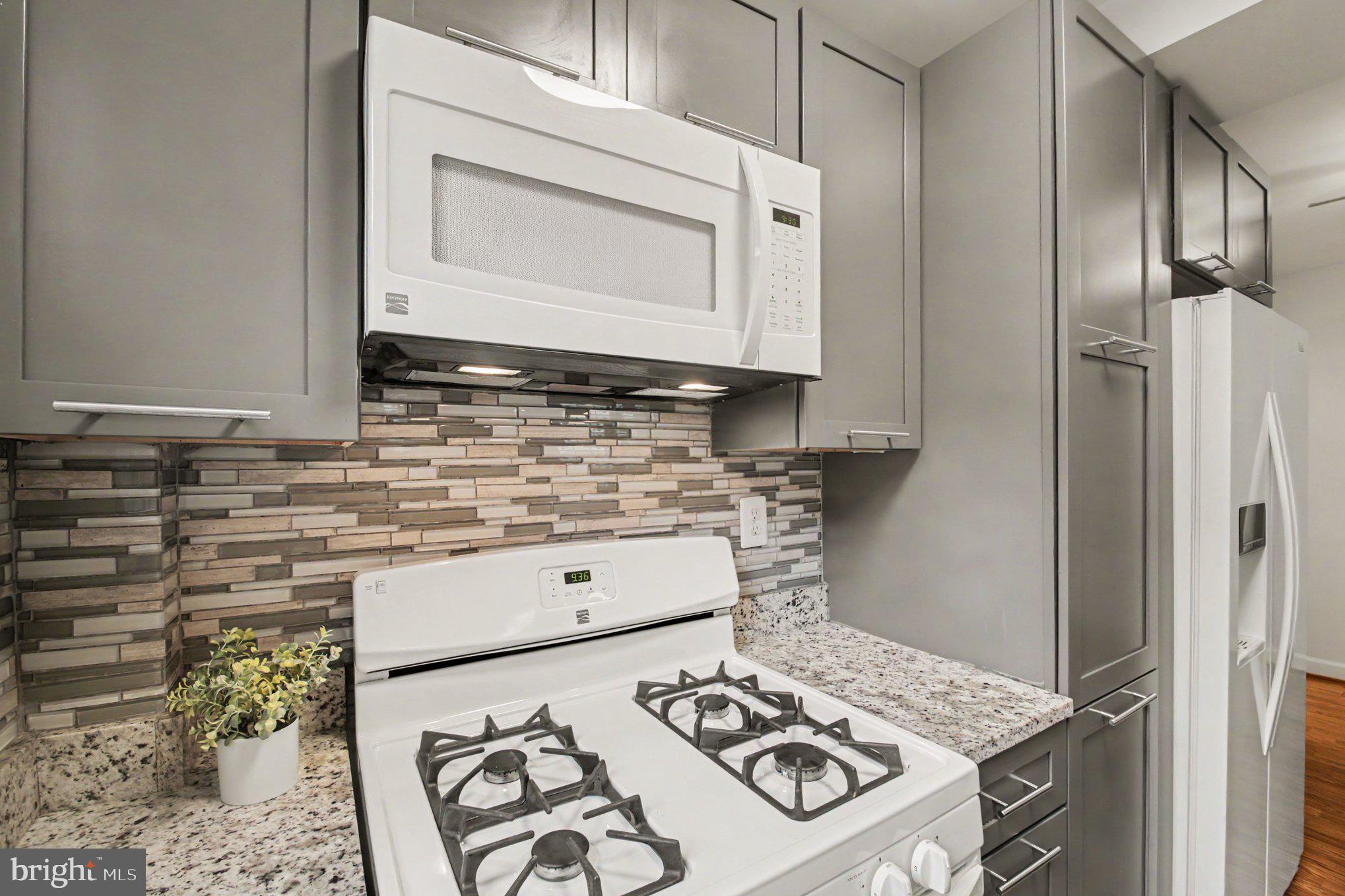 4318 N PERSHING DRIVE 43181