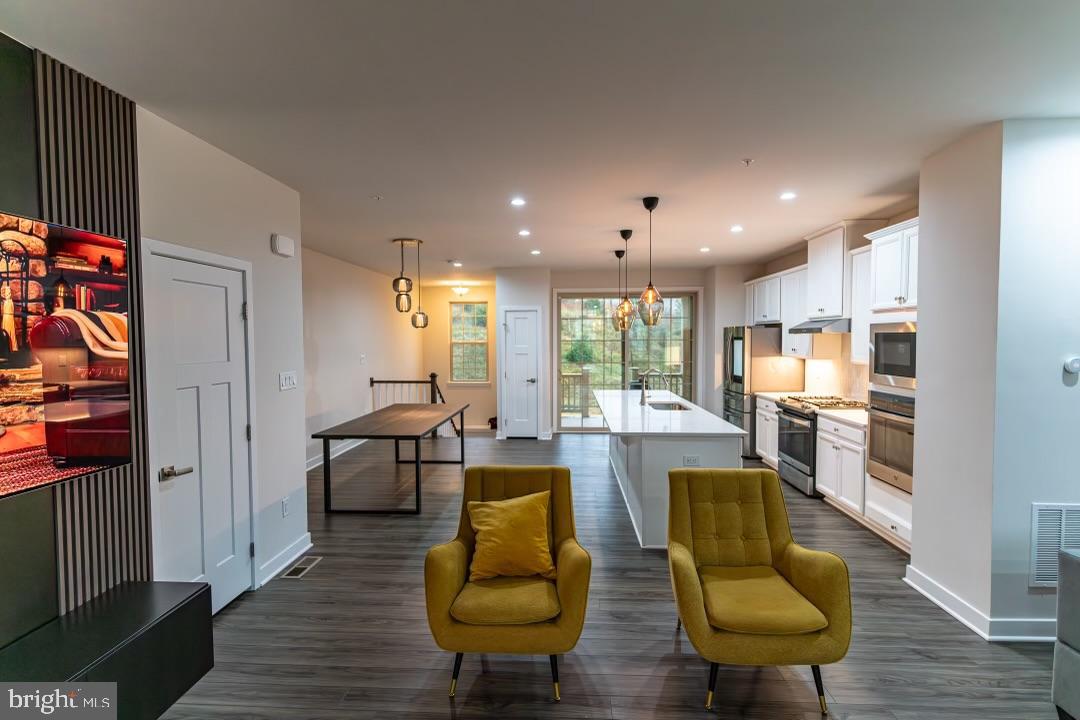 PARKSIDE - Residential Lease