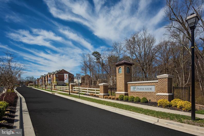 PARKSIDE - Residential Lease