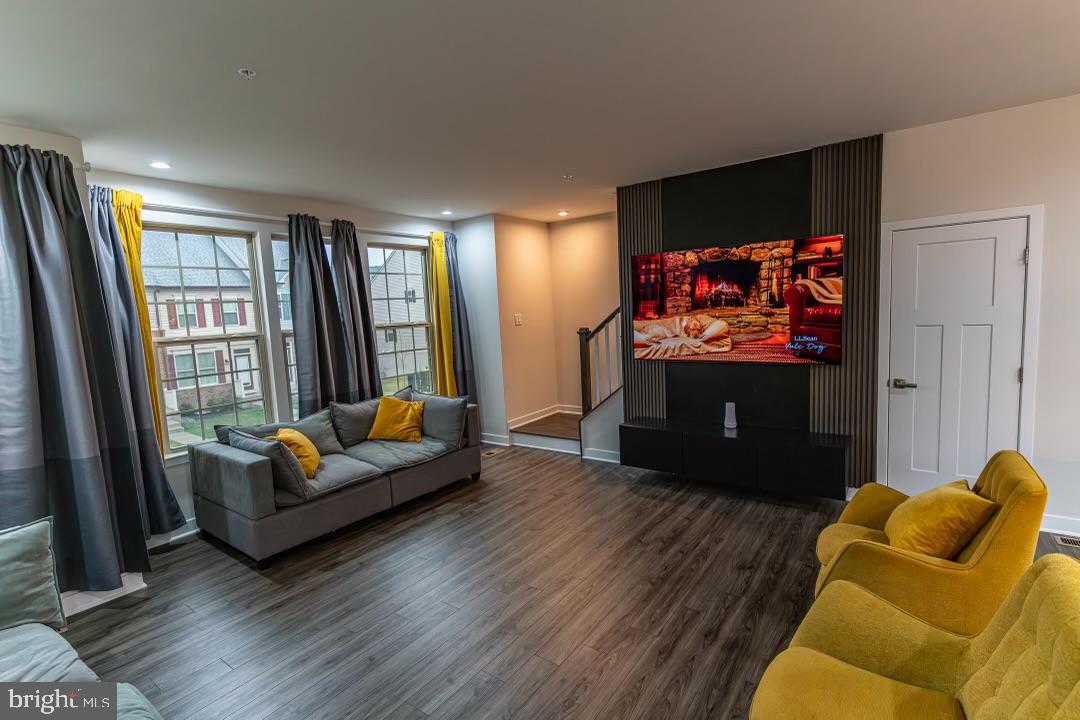 PARKSIDE - Residential Lease