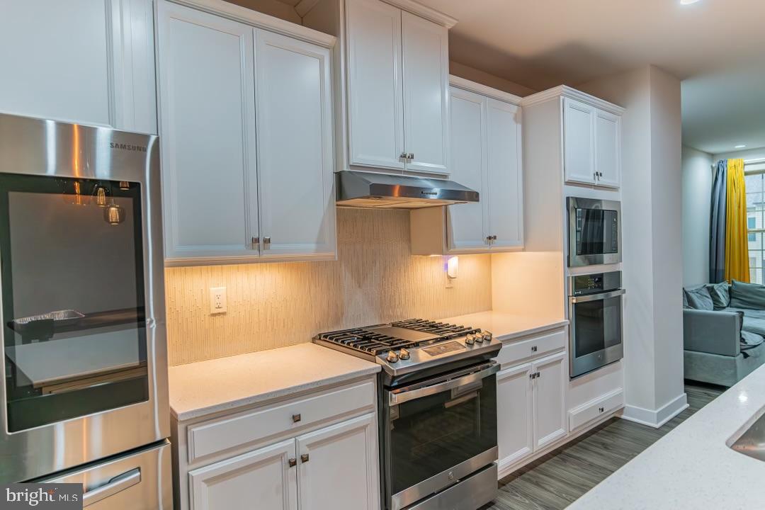 PARKSIDE - Residential Lease