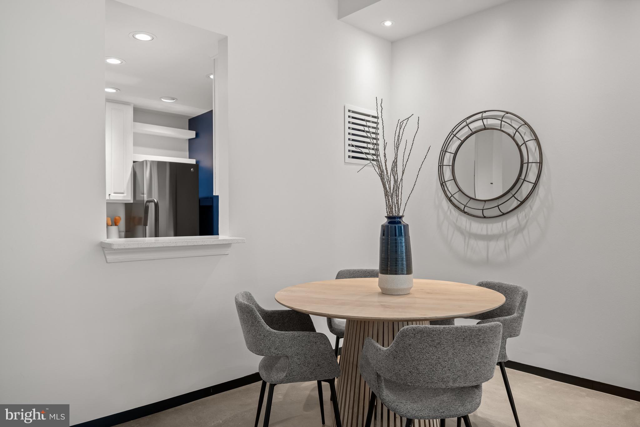 ATRIUM CONDO - Residential