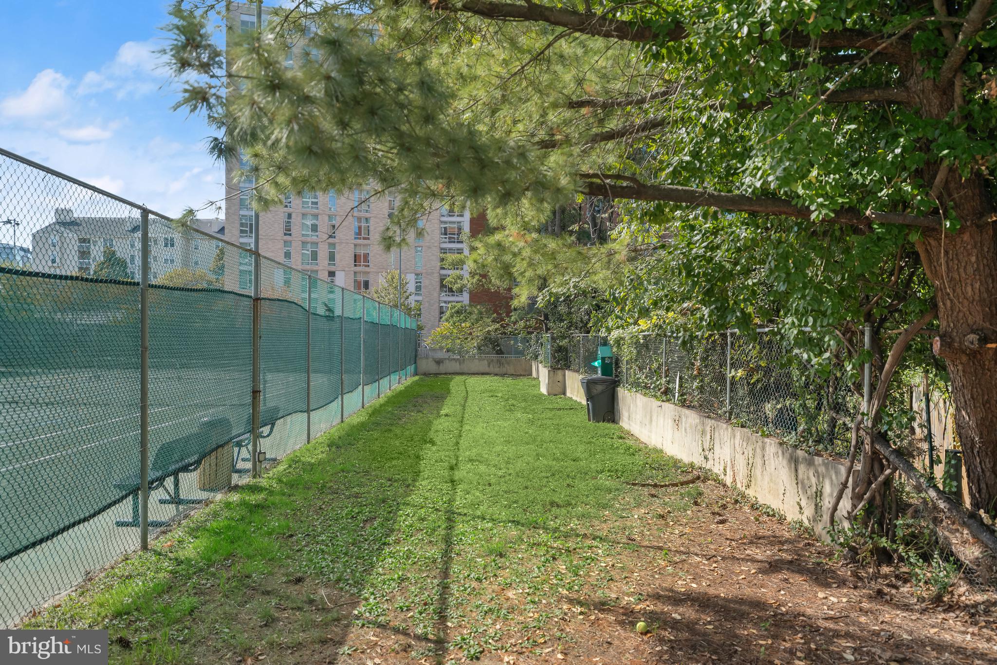 ATRIUM CONDO - Residential