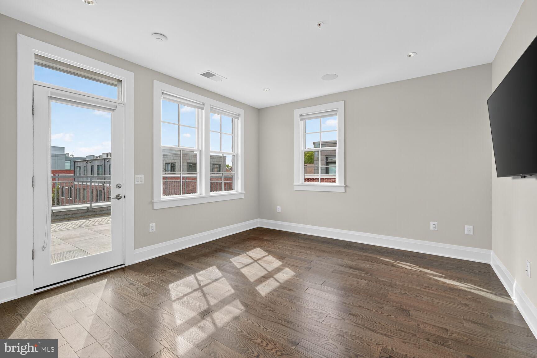 ROBINSON LANDING - Residential