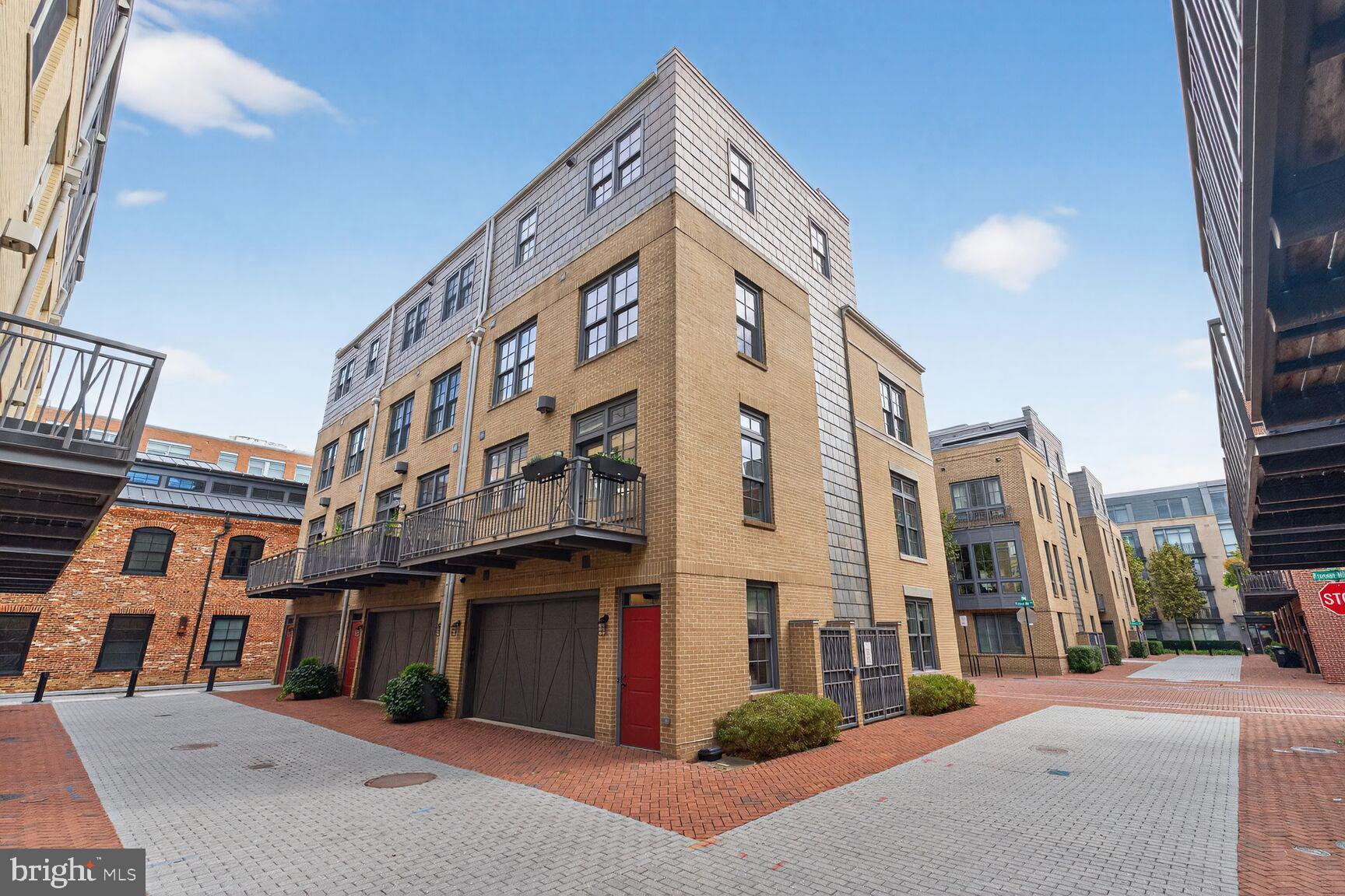 ROBINSON LANDING - Residential