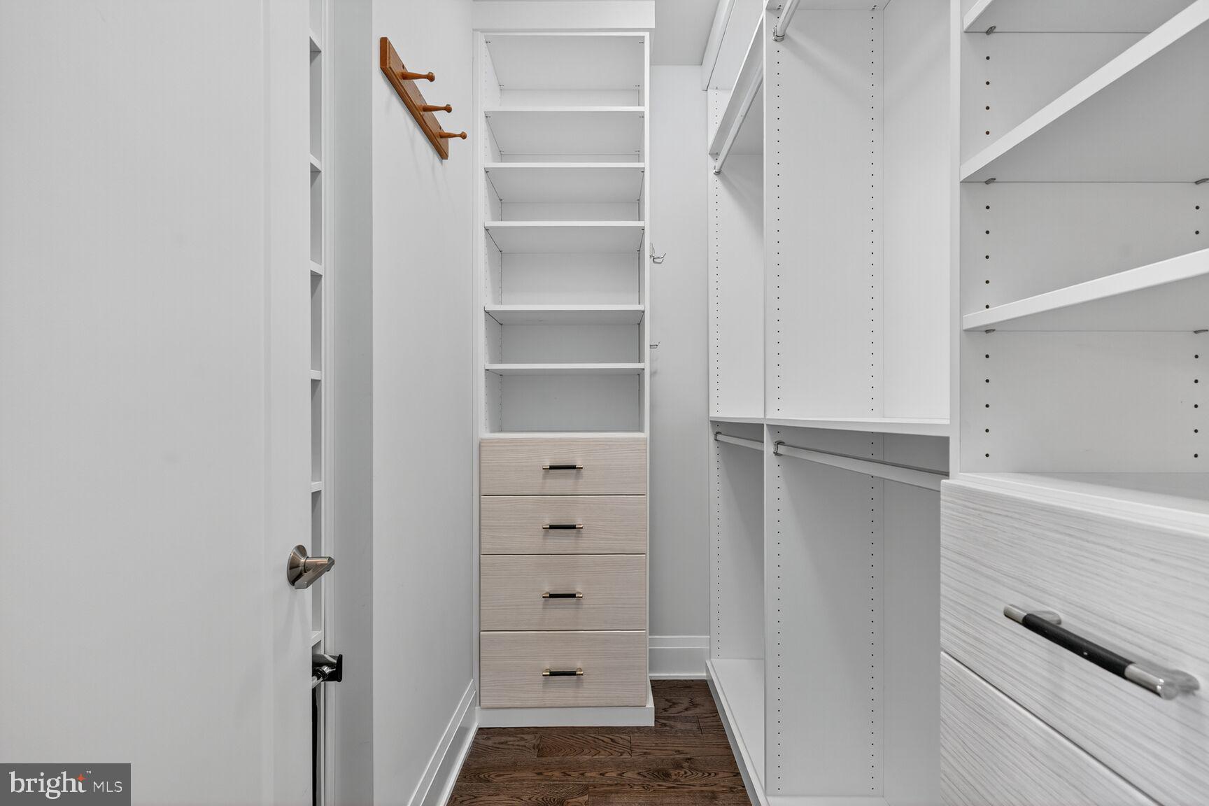 ROBINSON LANDING - Residential