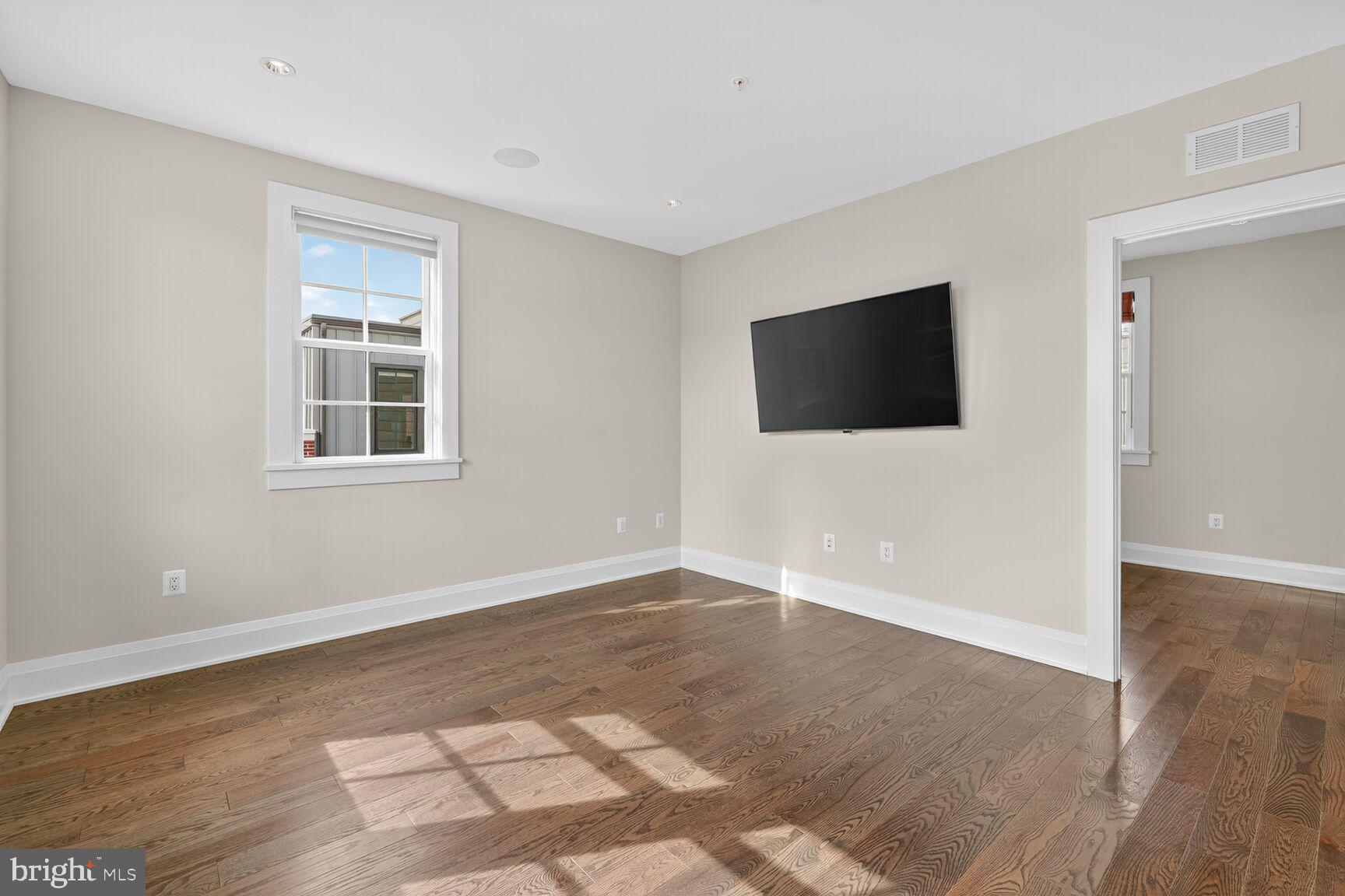 ROBINSON LANDING - Residential